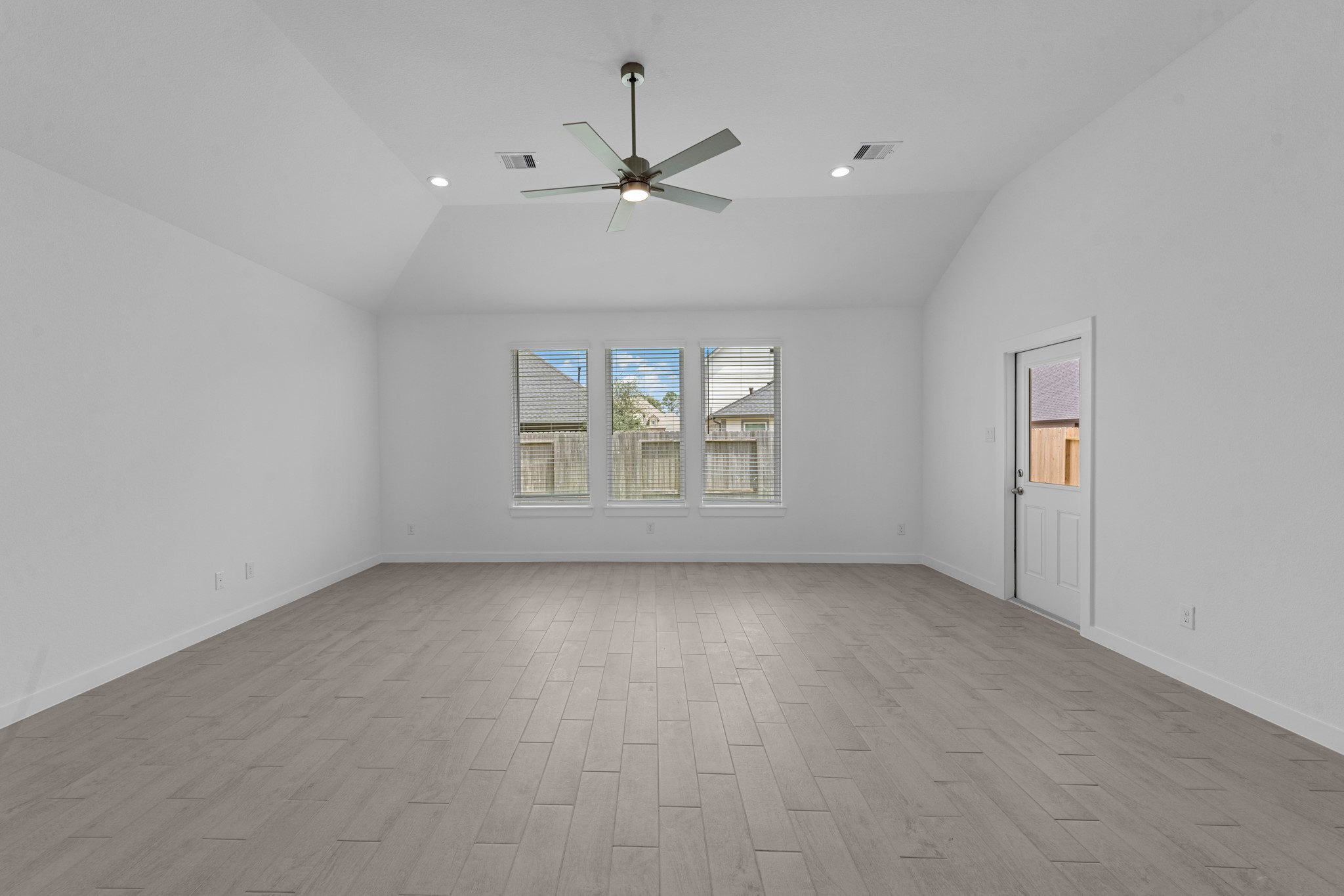 1727 Pecan Woods Lane Property Photo 5
