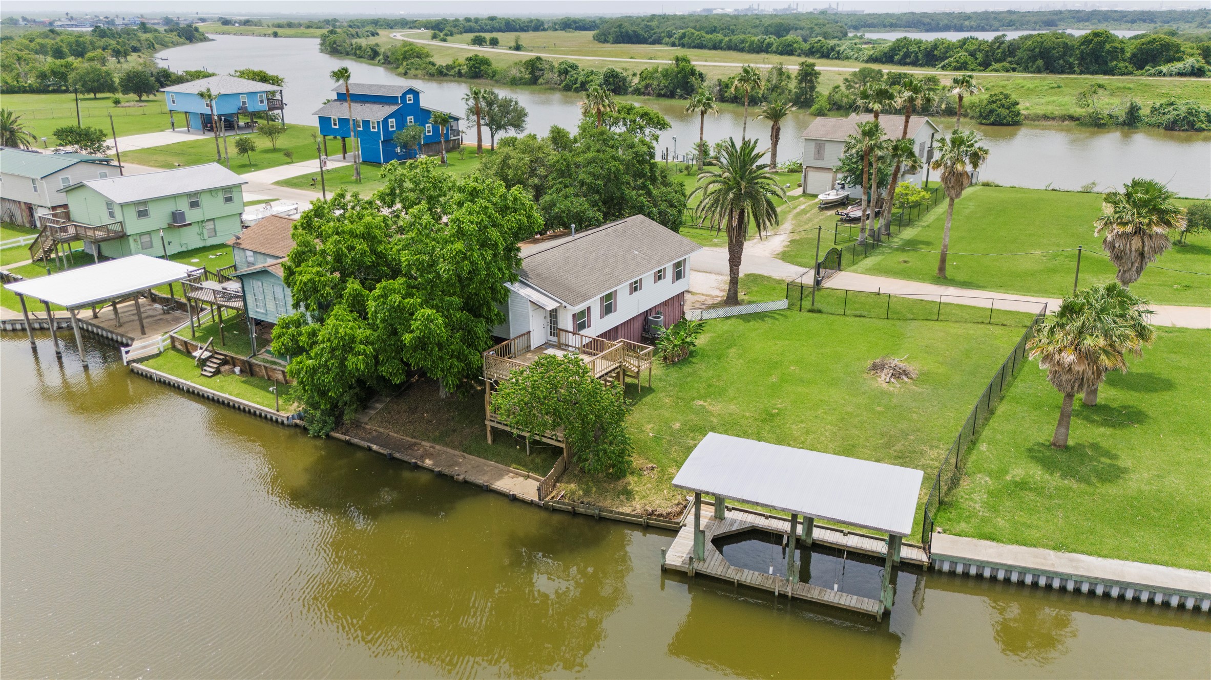 450 Creek Drive Property Photo 1