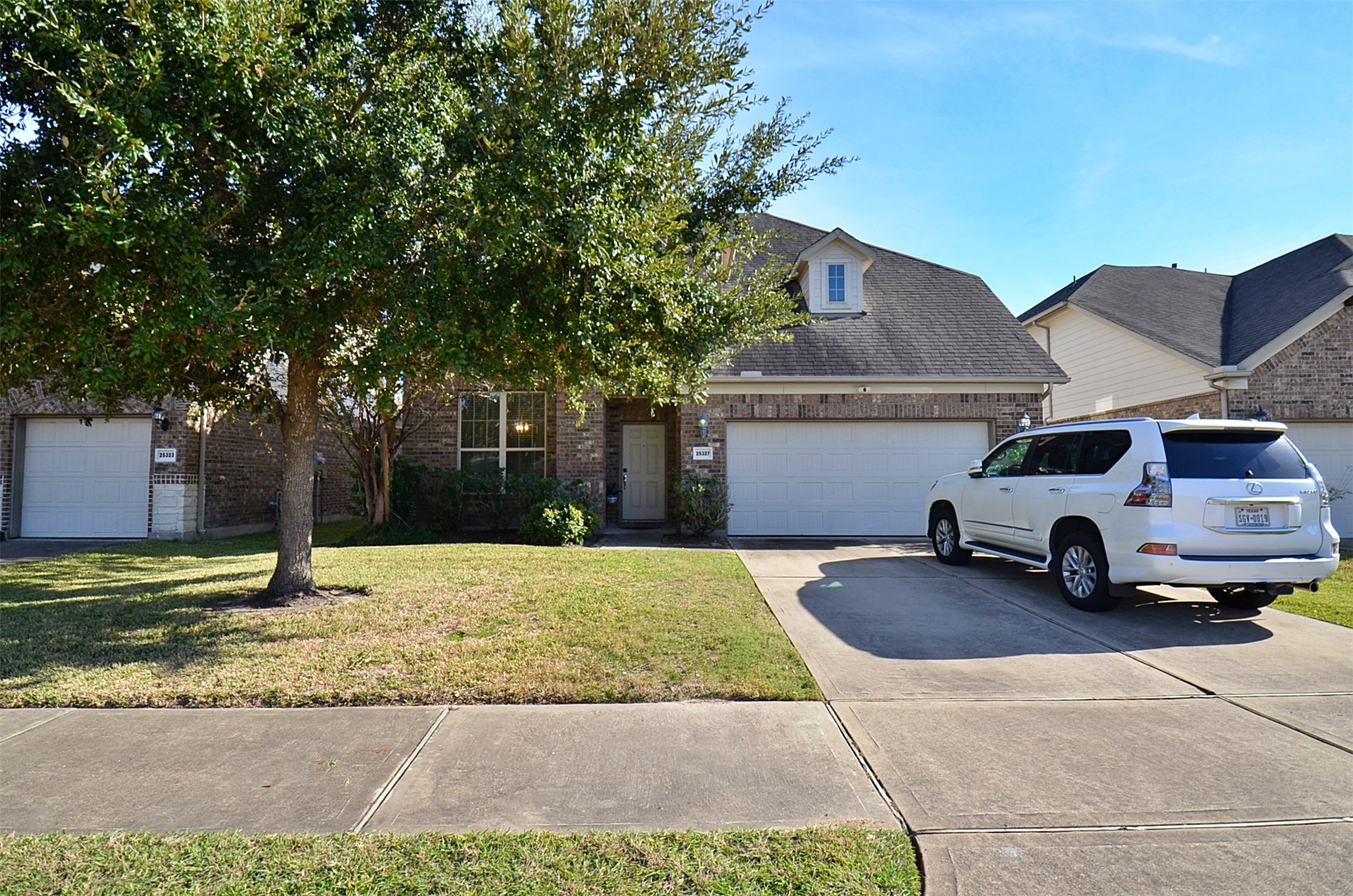 25327 Glenlevan Lane Property Photo 1