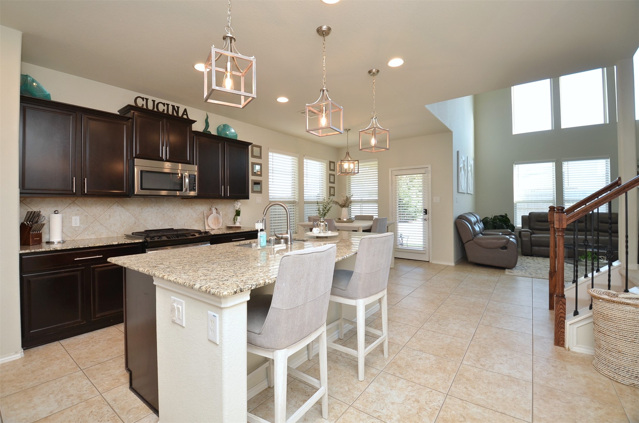 25327 Glenlevan Lane Property Photo 10