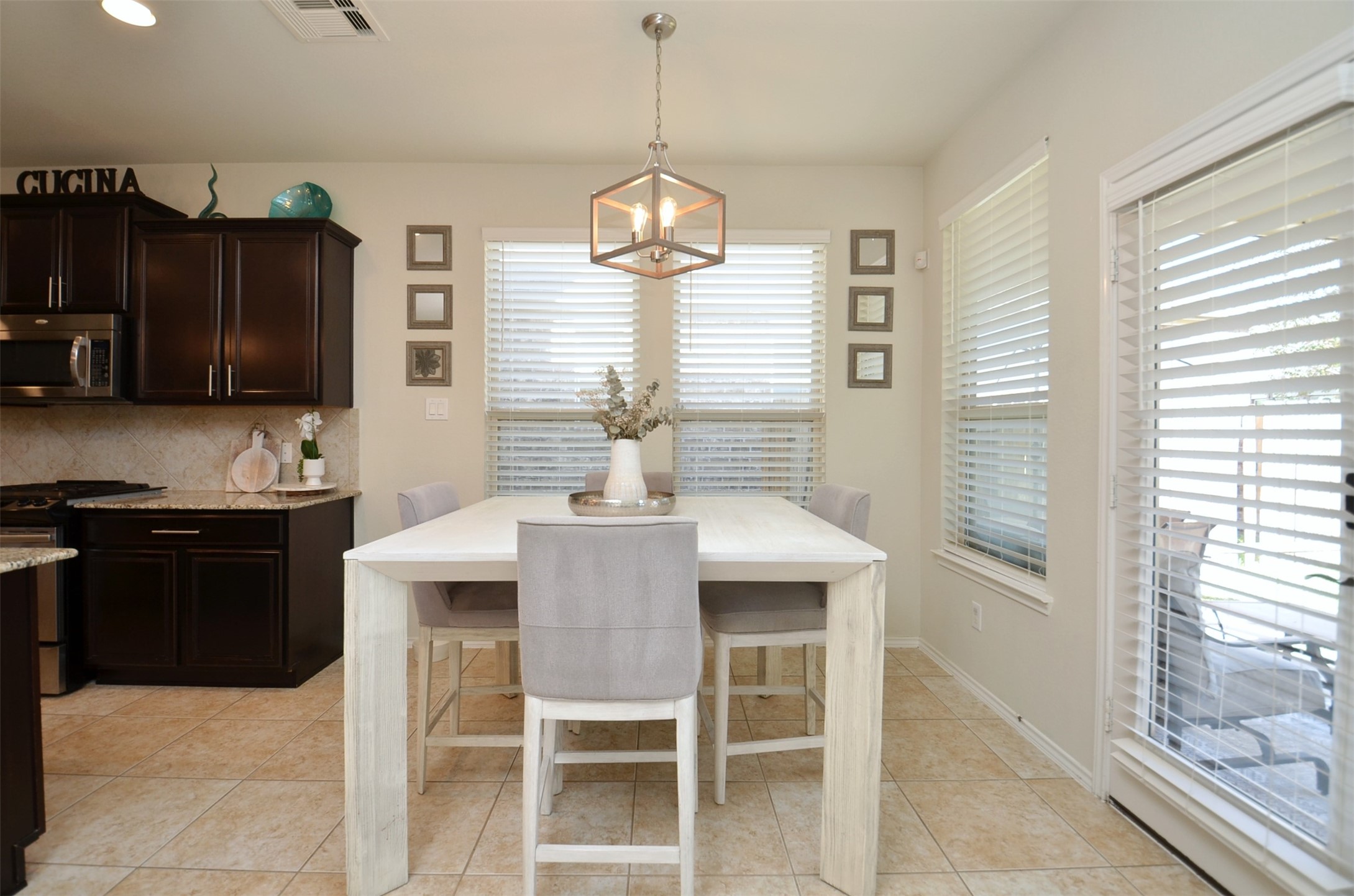 25327 Glenlevan Lane Property Photo 15
