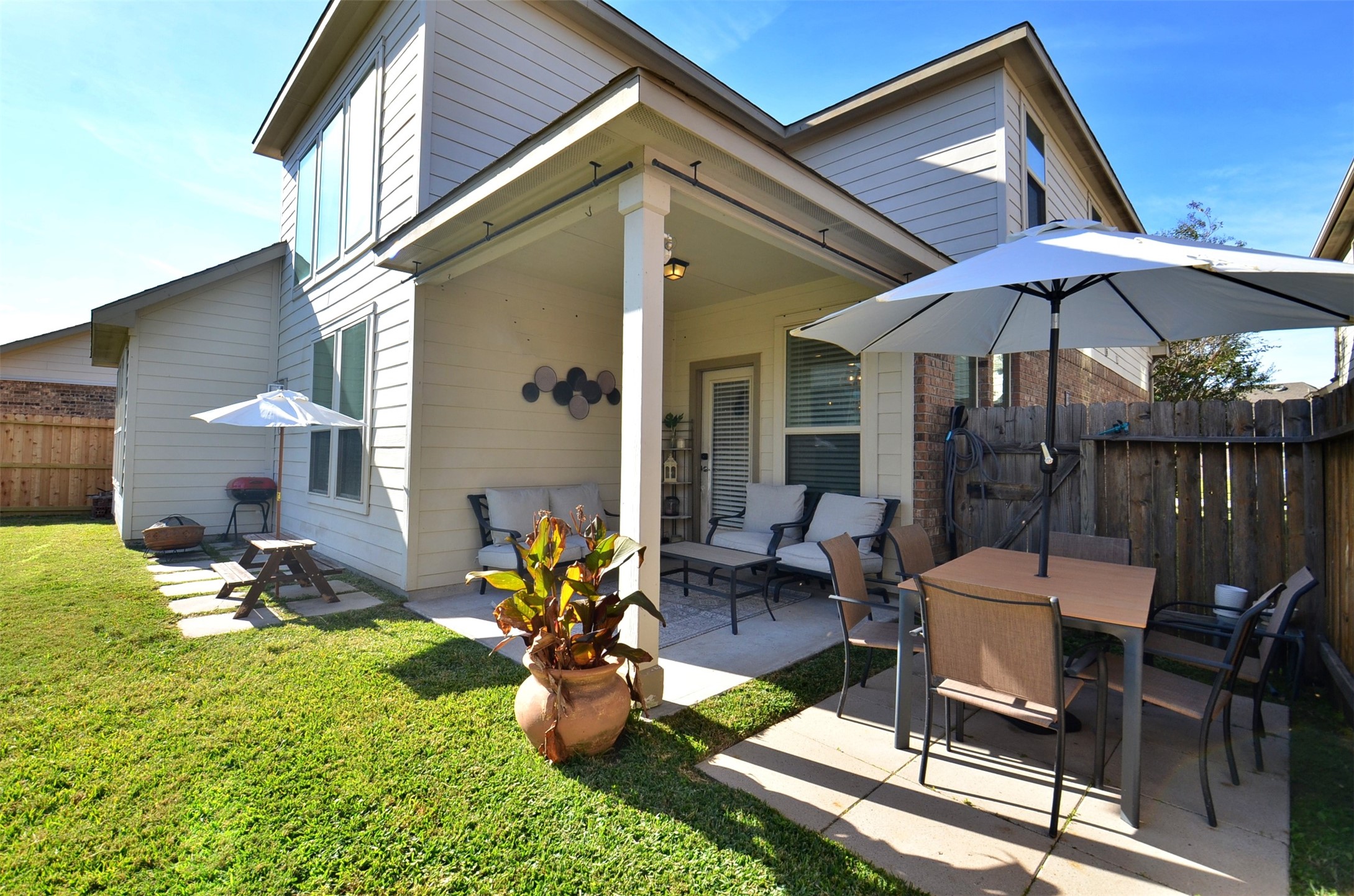 25327 Glenlevan Lane Property Photo 34