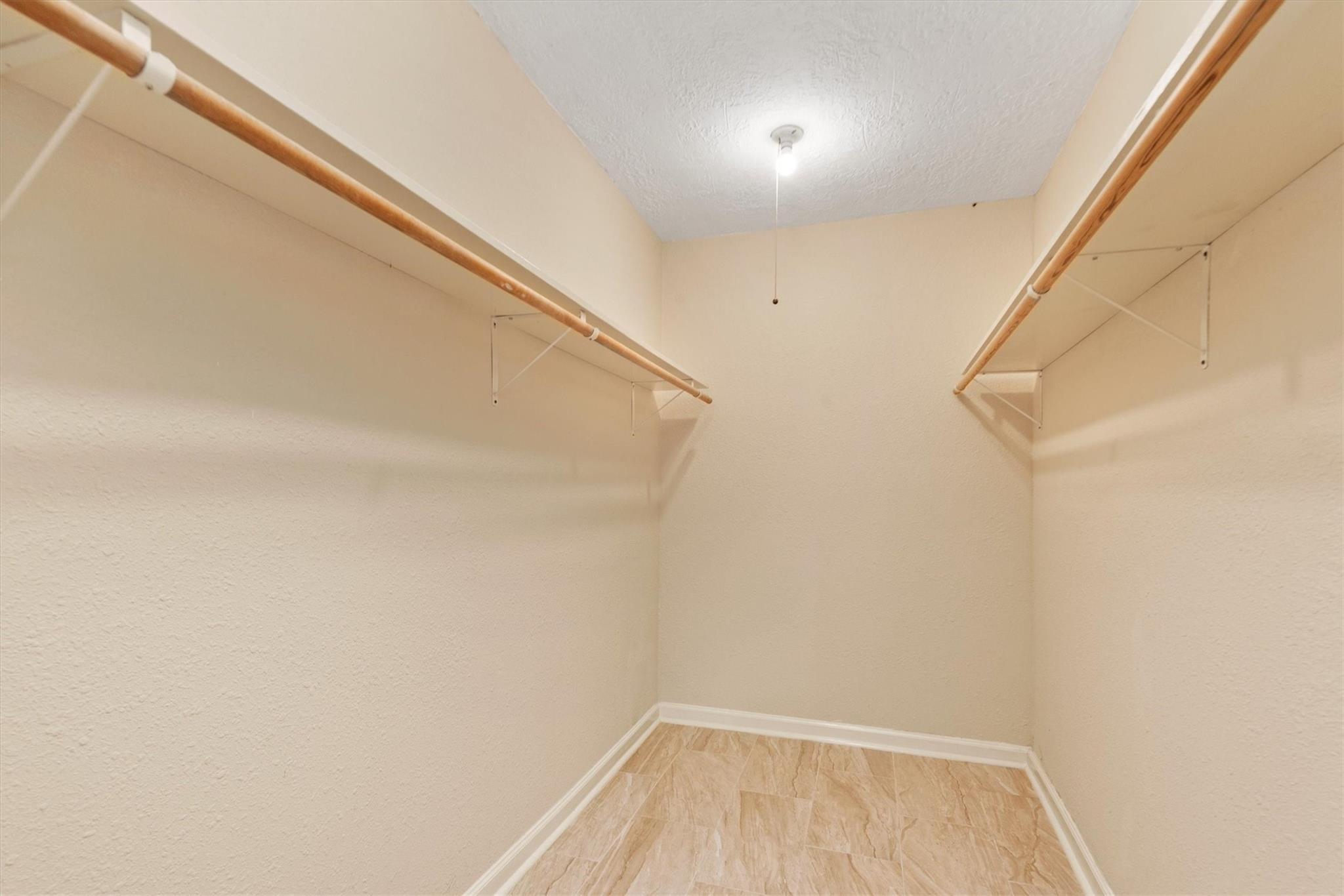 4906 Green Willow Lane Property Photo 20