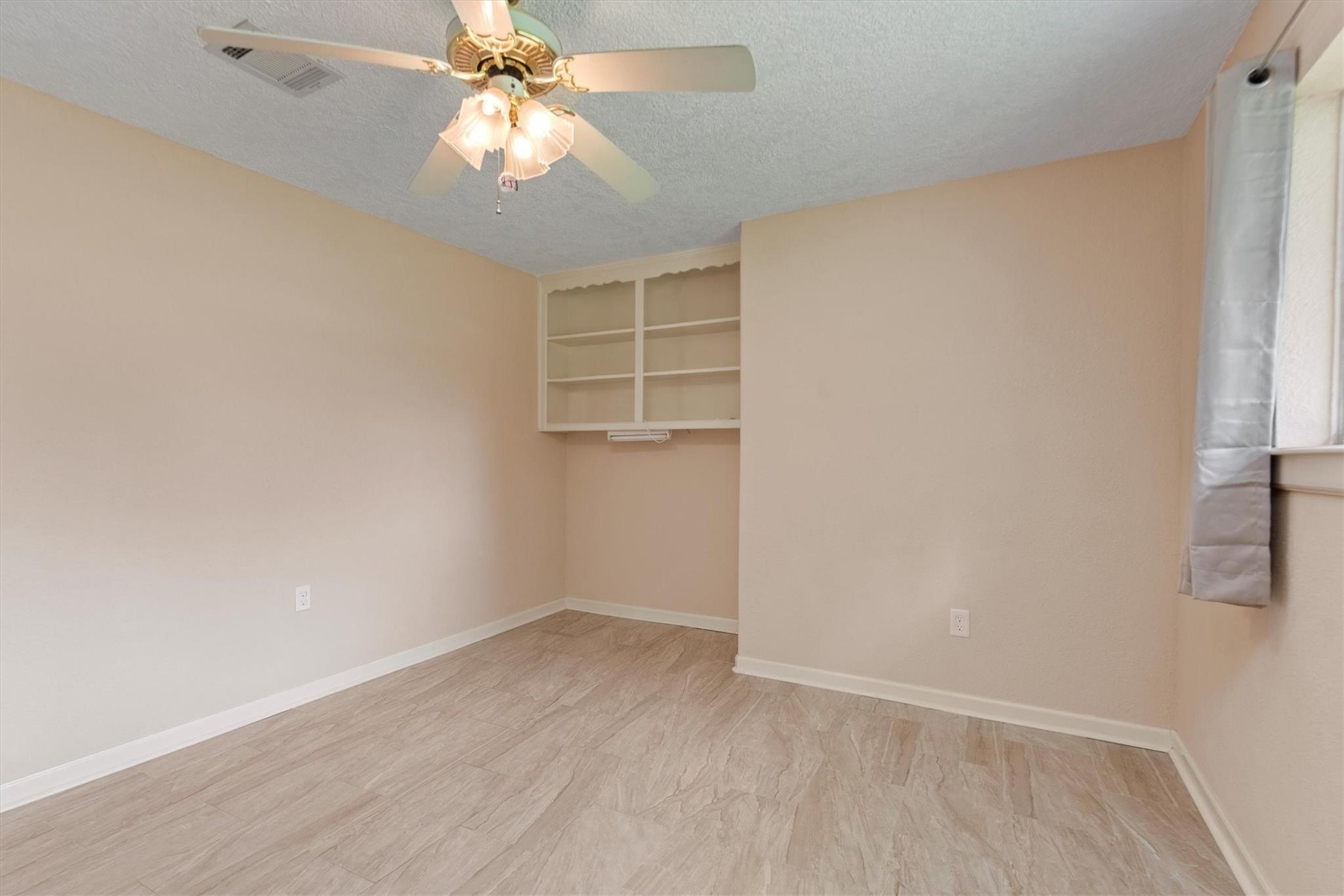 4906 Green Willow Lane Property Photo 23