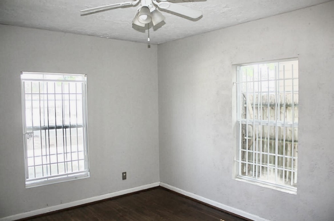 1429 N Durham Drive Property Photo 8