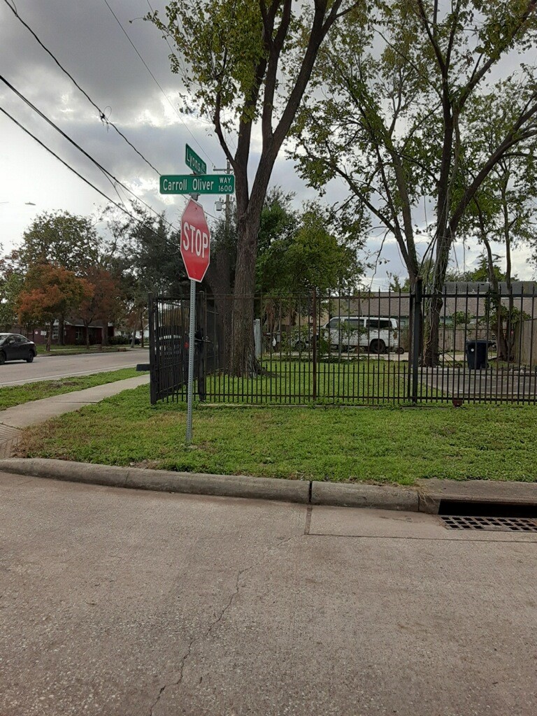 5213 Lyons Avenue Property Photo 8