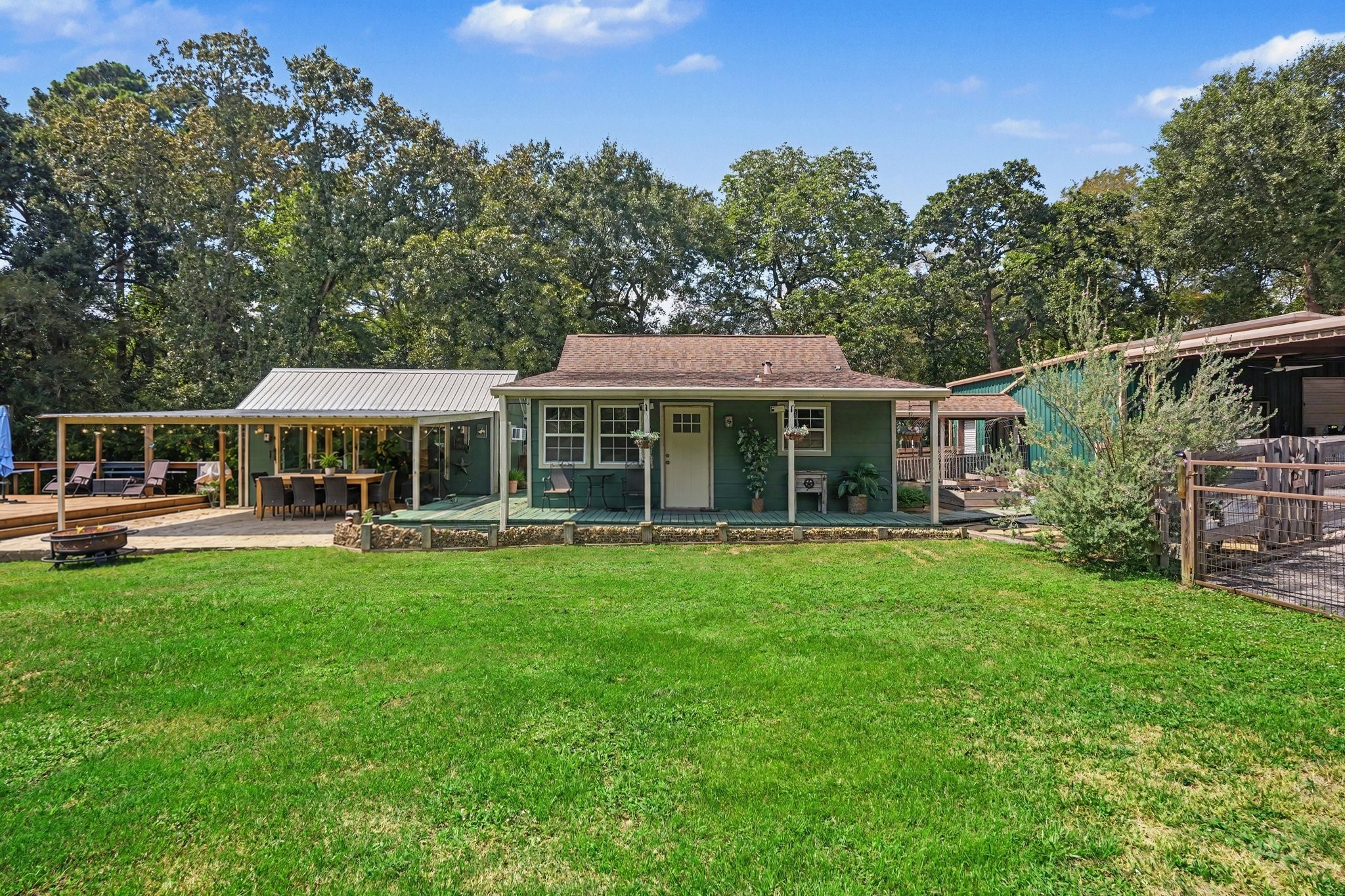 24609 Willow Lane Property Photo 4
