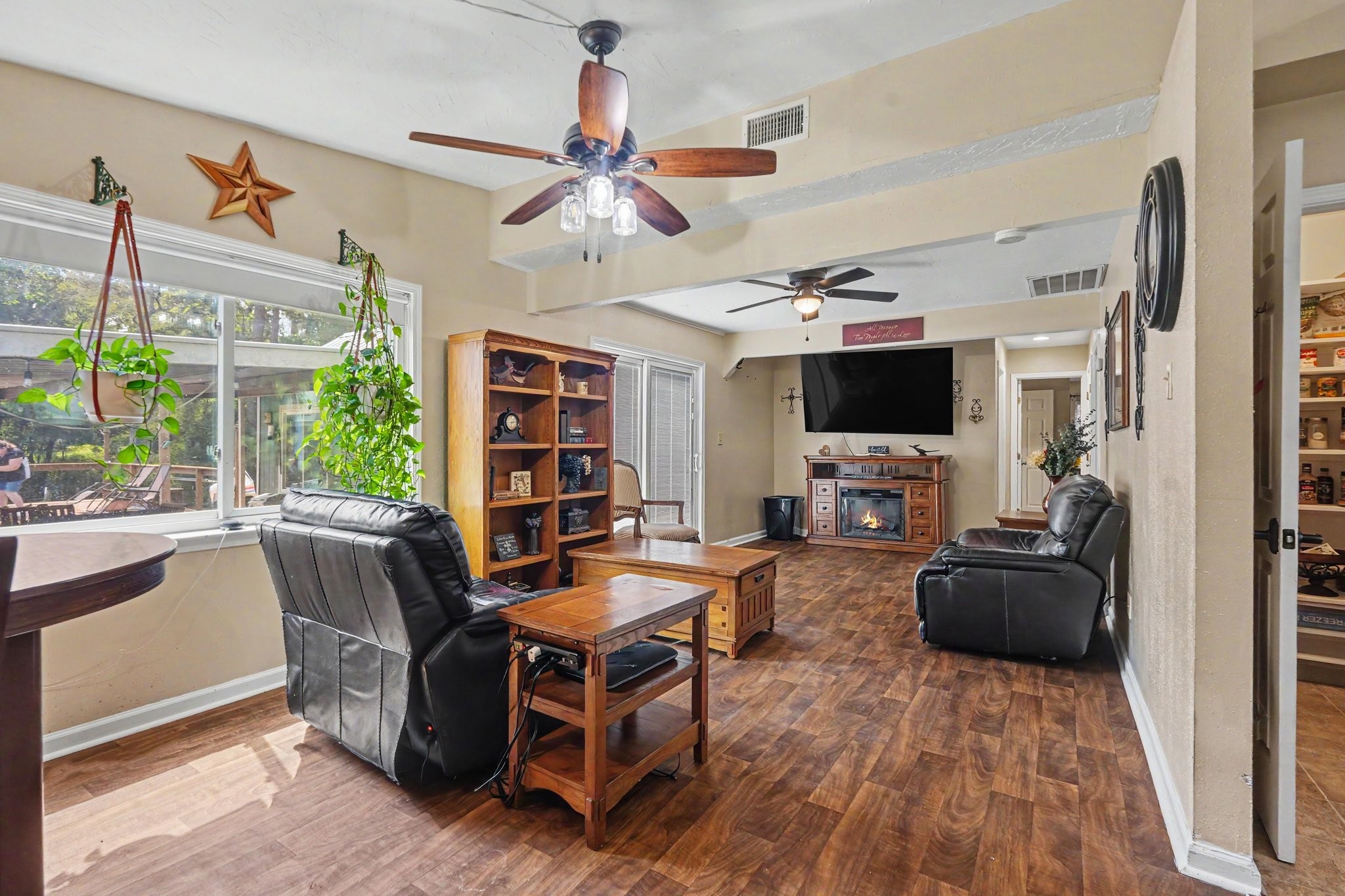 24609 Willow Lane Property Photo 6