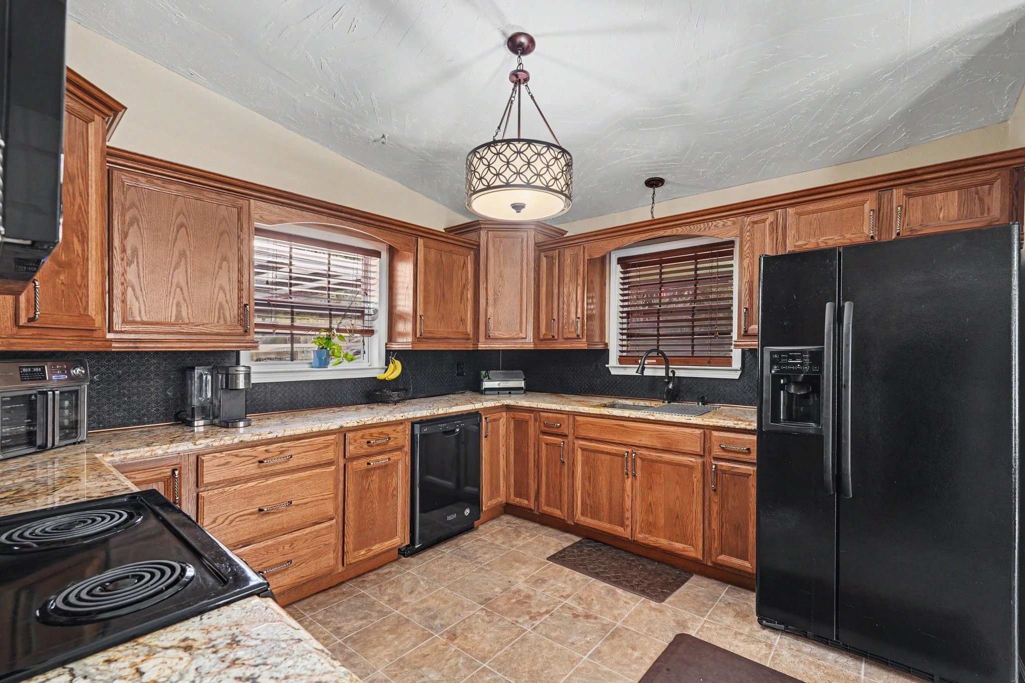 24609 Willow Lane Property Photo 9