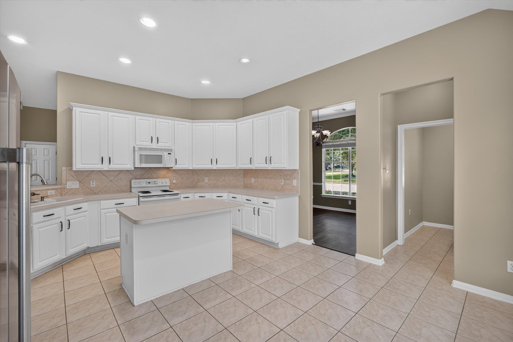 21323 Pebble Pine Trail Property Photo 13