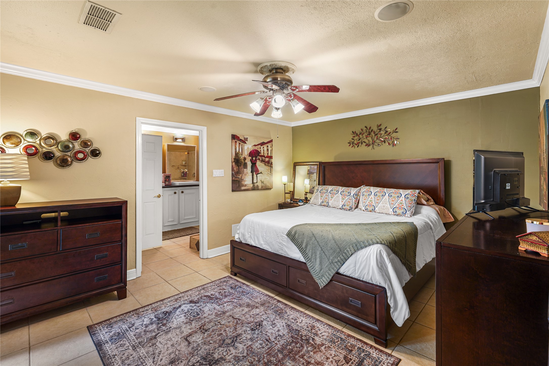 2026 Briargreen Drive Property Photo 7