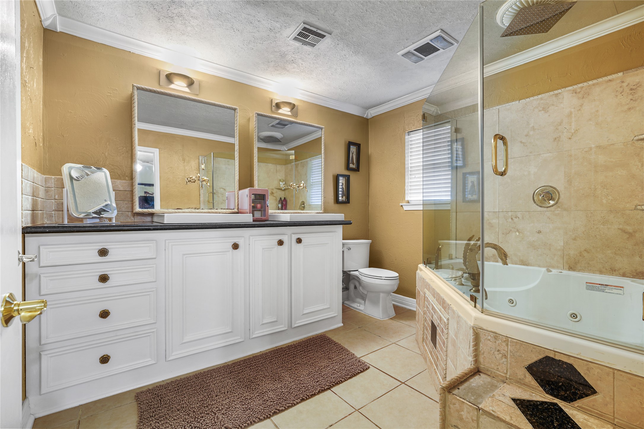 2026 Briargreen Drive Property Photo 9