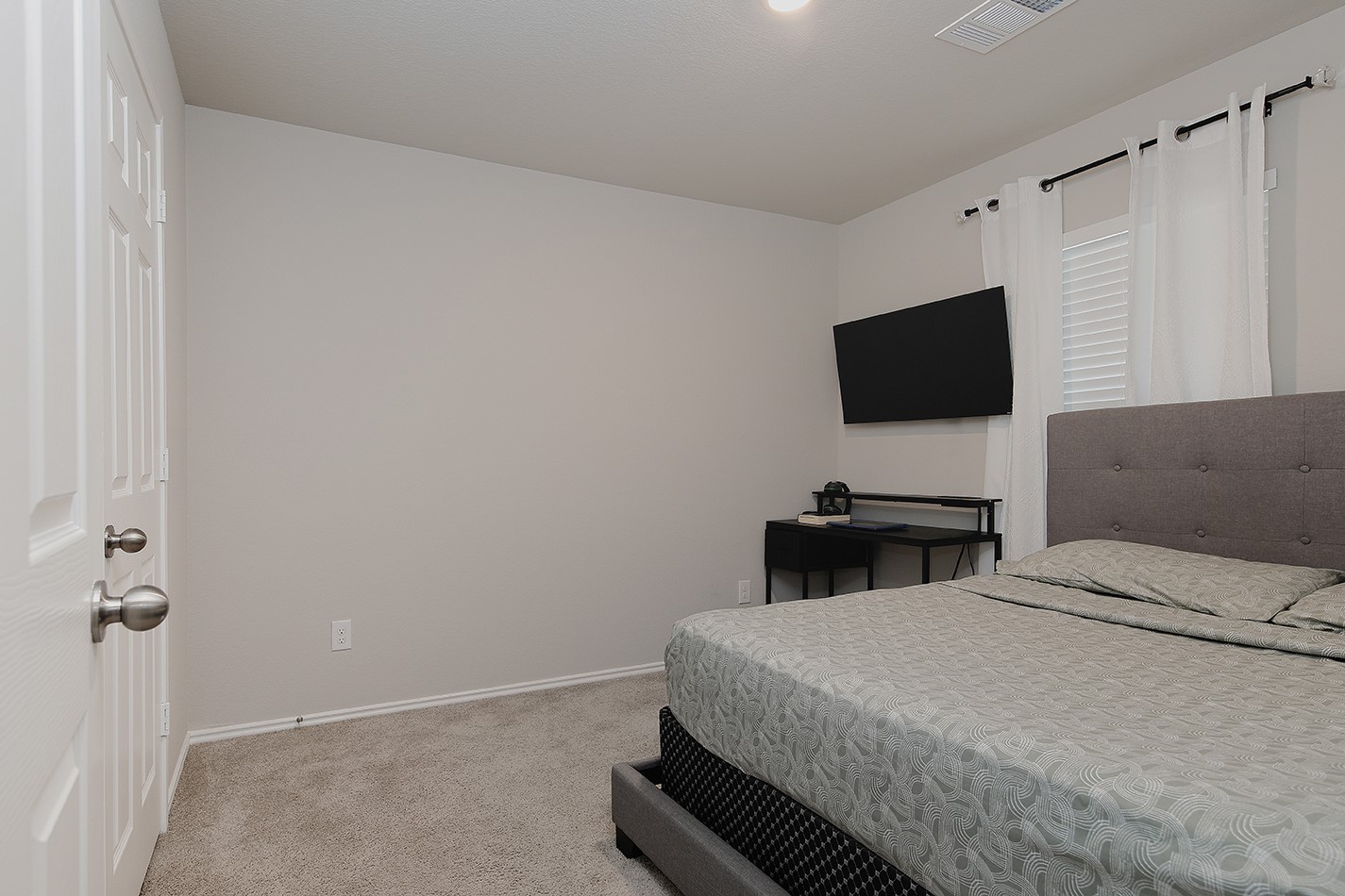 309 Cumberland Forest Drive Property Photo 4