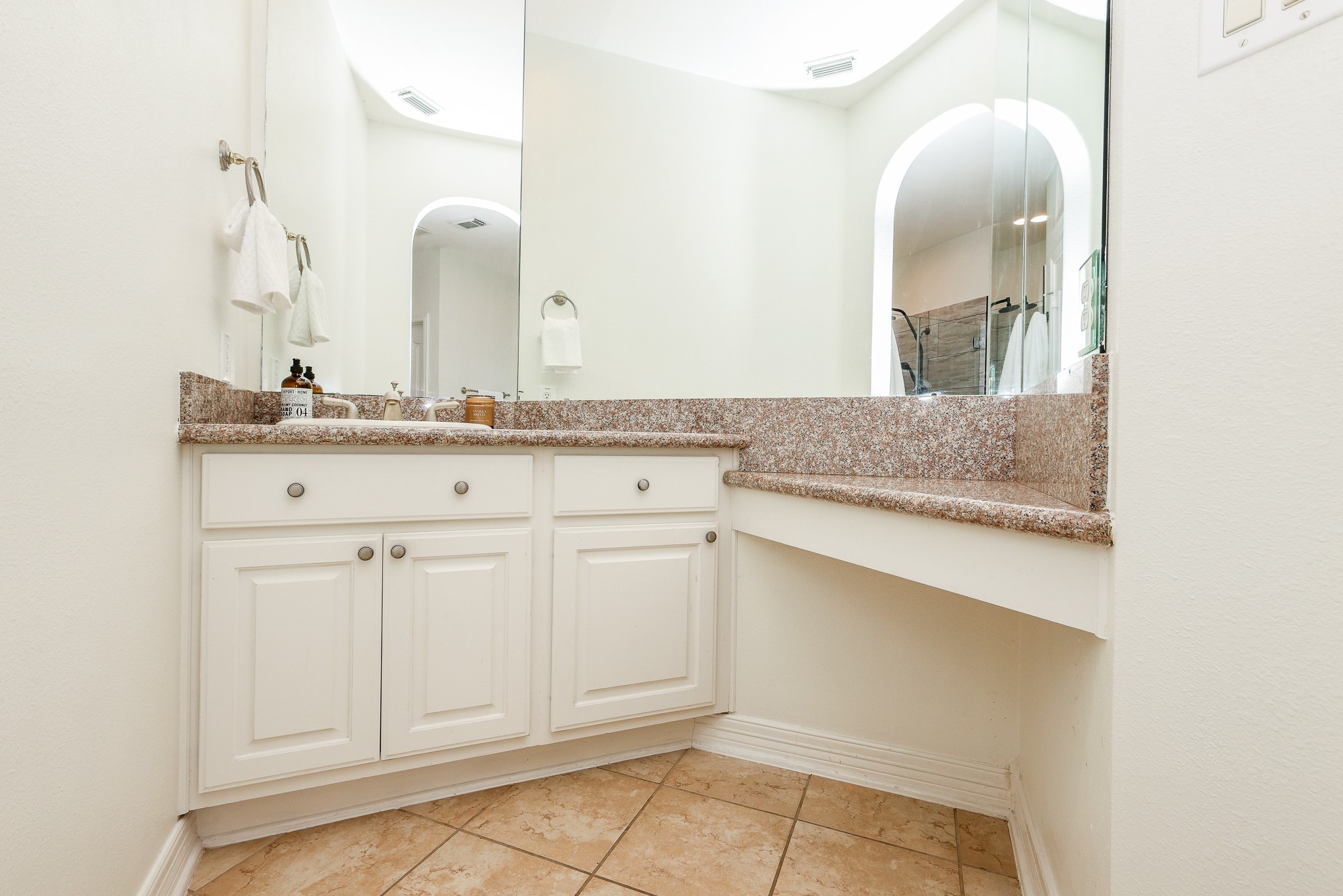 2814 Keagan Falls Drive Property Photo 15