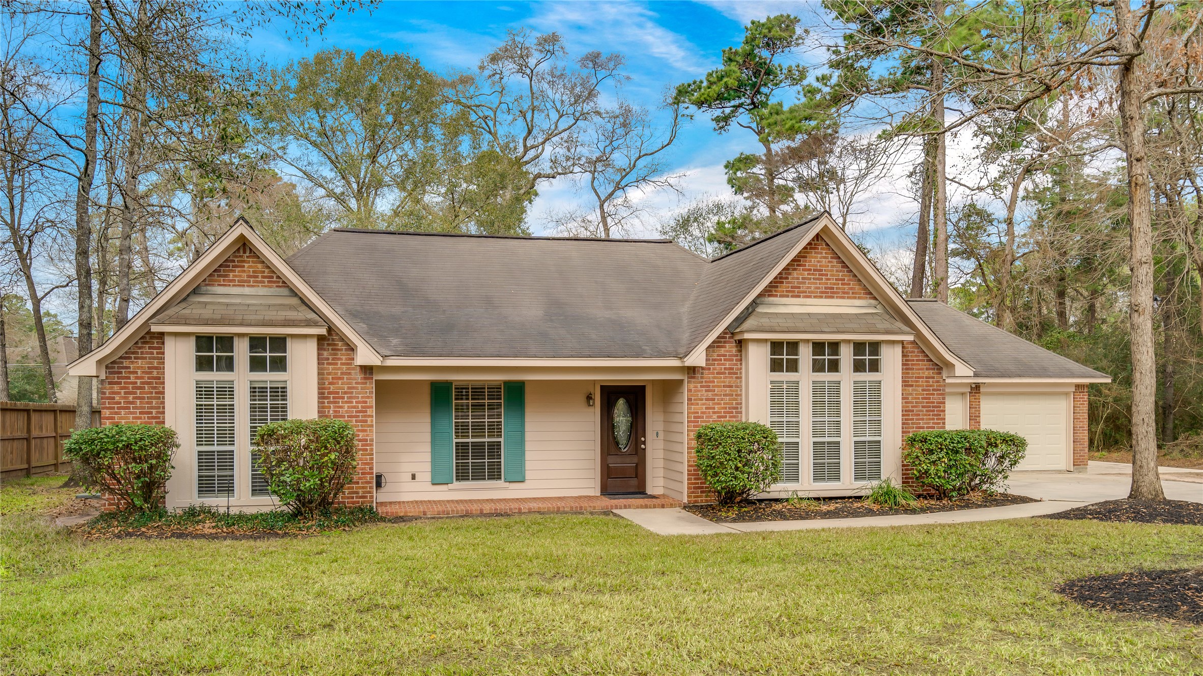2460 Pebblebrook Circle Property Photo 3