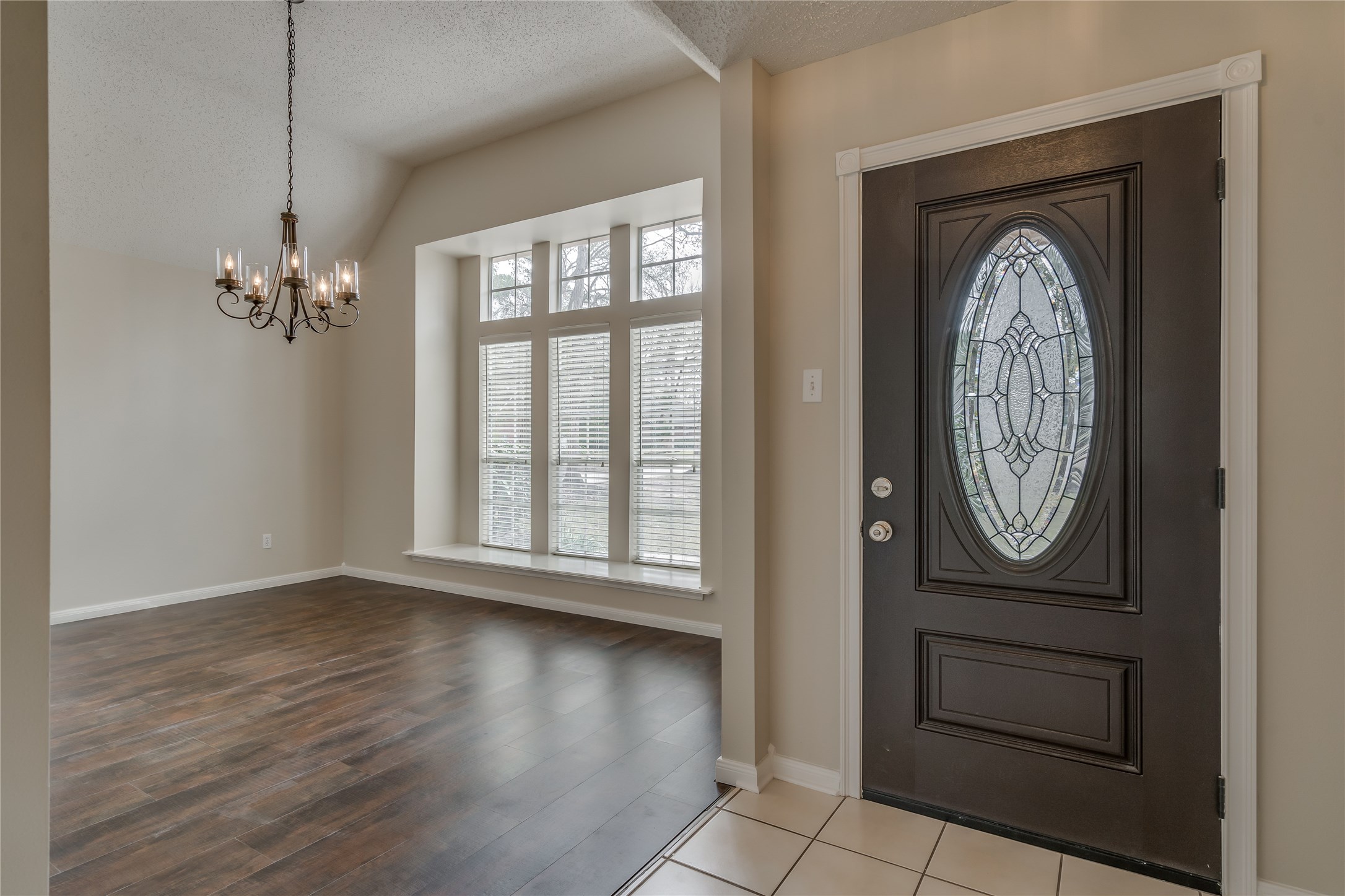 2460 Pebblebrook Circle Property Photo 4