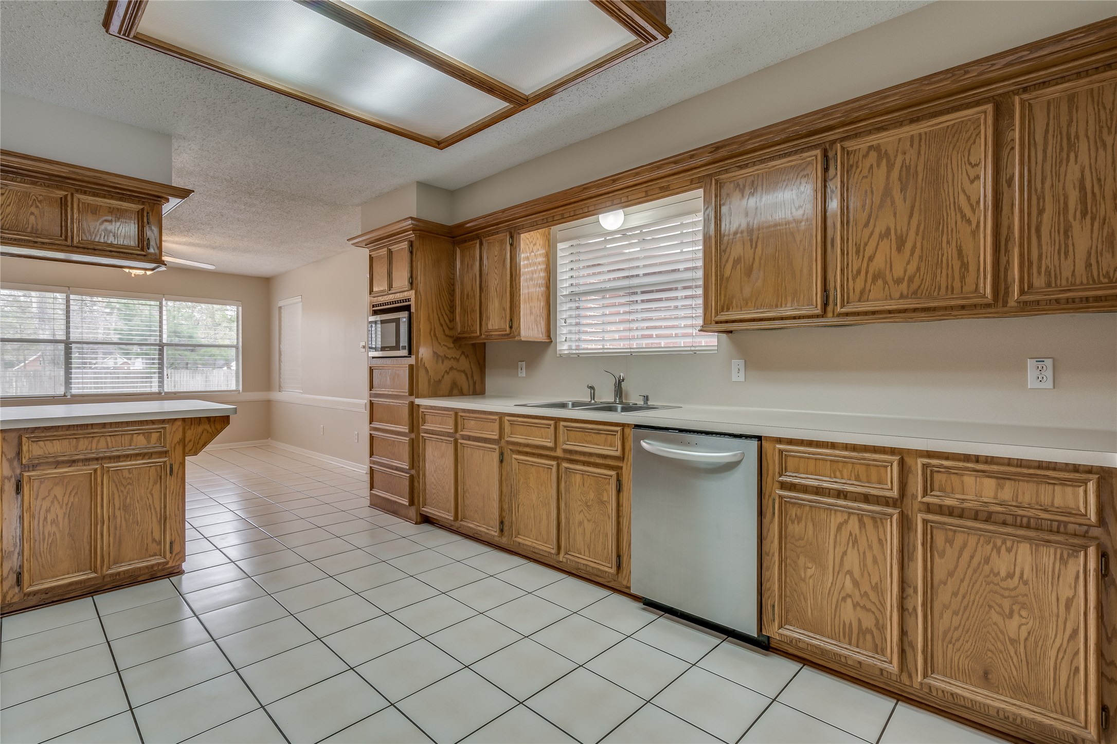 2460 Pebblebrook Circle Property Photo 13