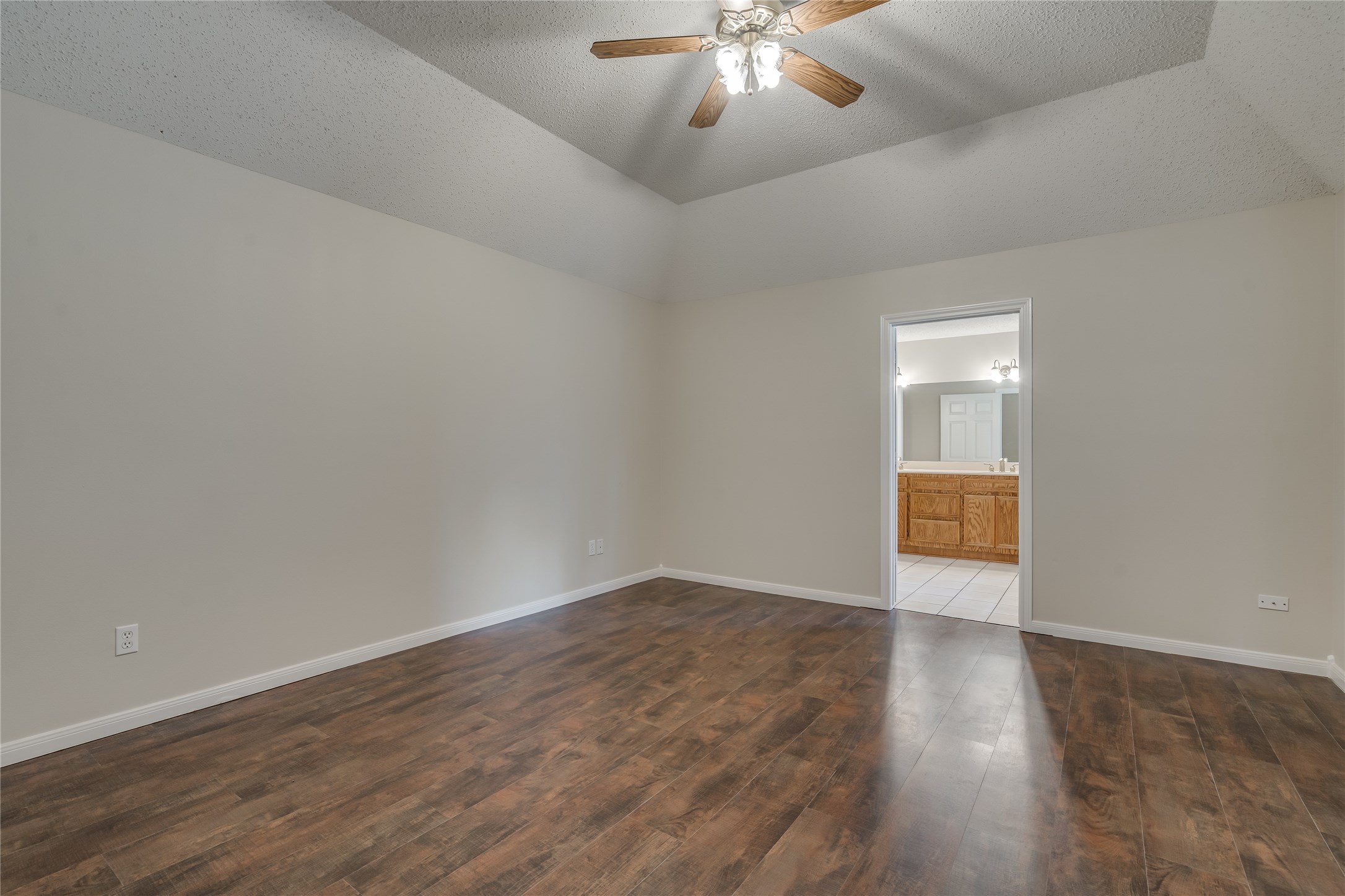2460 Pebblebrook Circle Property Photo 15