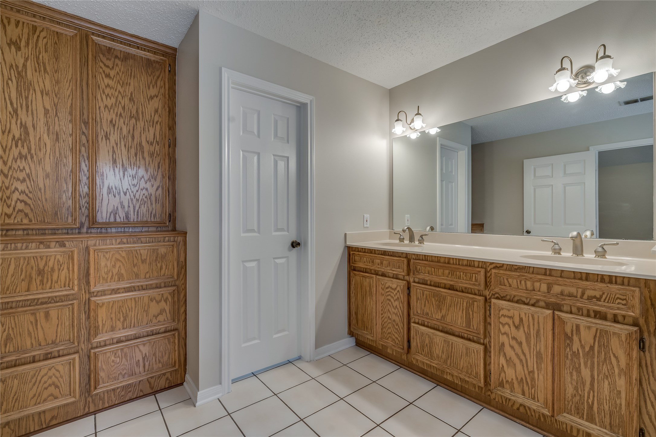 2460 Pebblebrook Circle Property Photo 17
