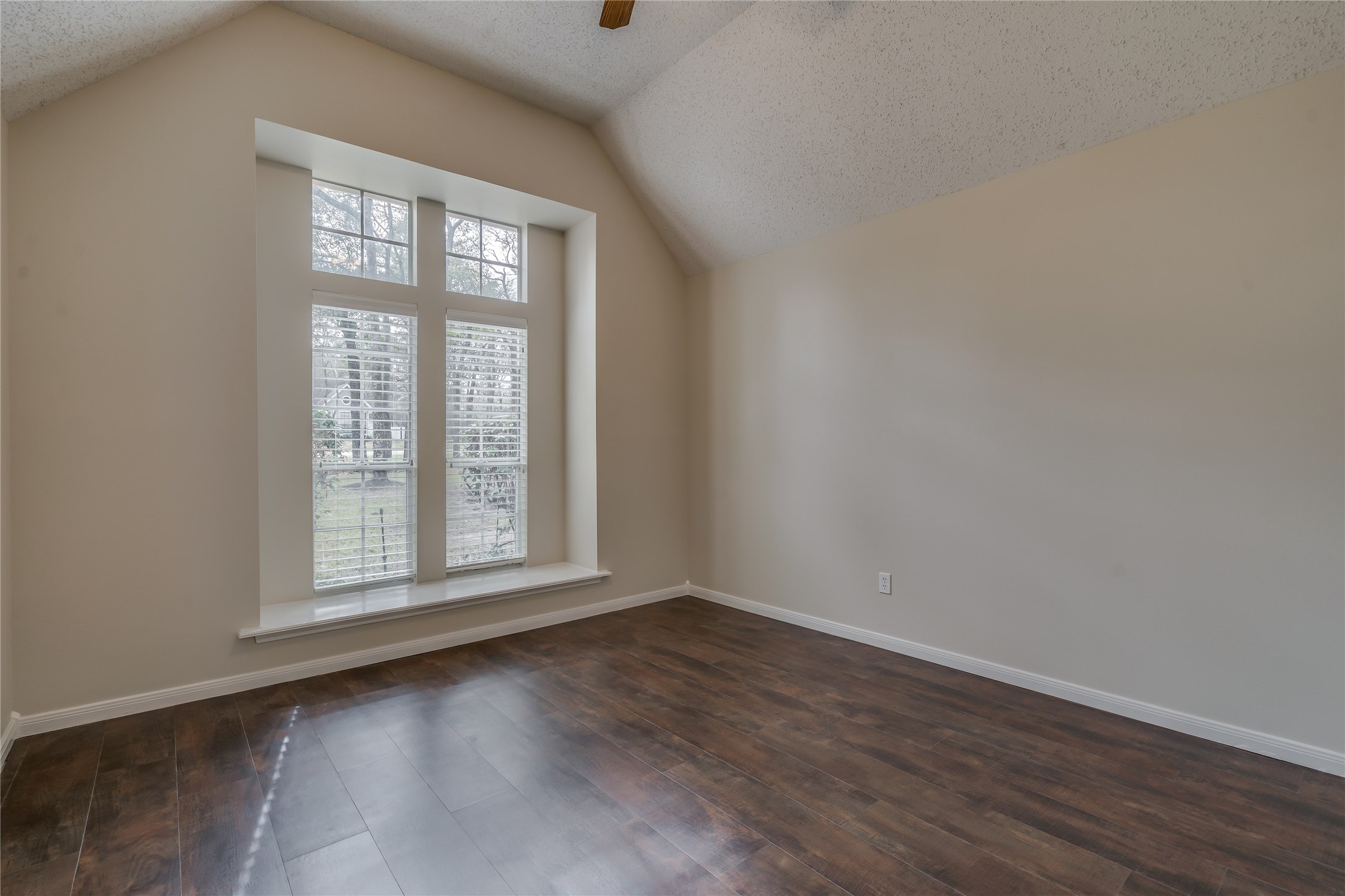 2460 Pebblebrook Circle Property Photo 19