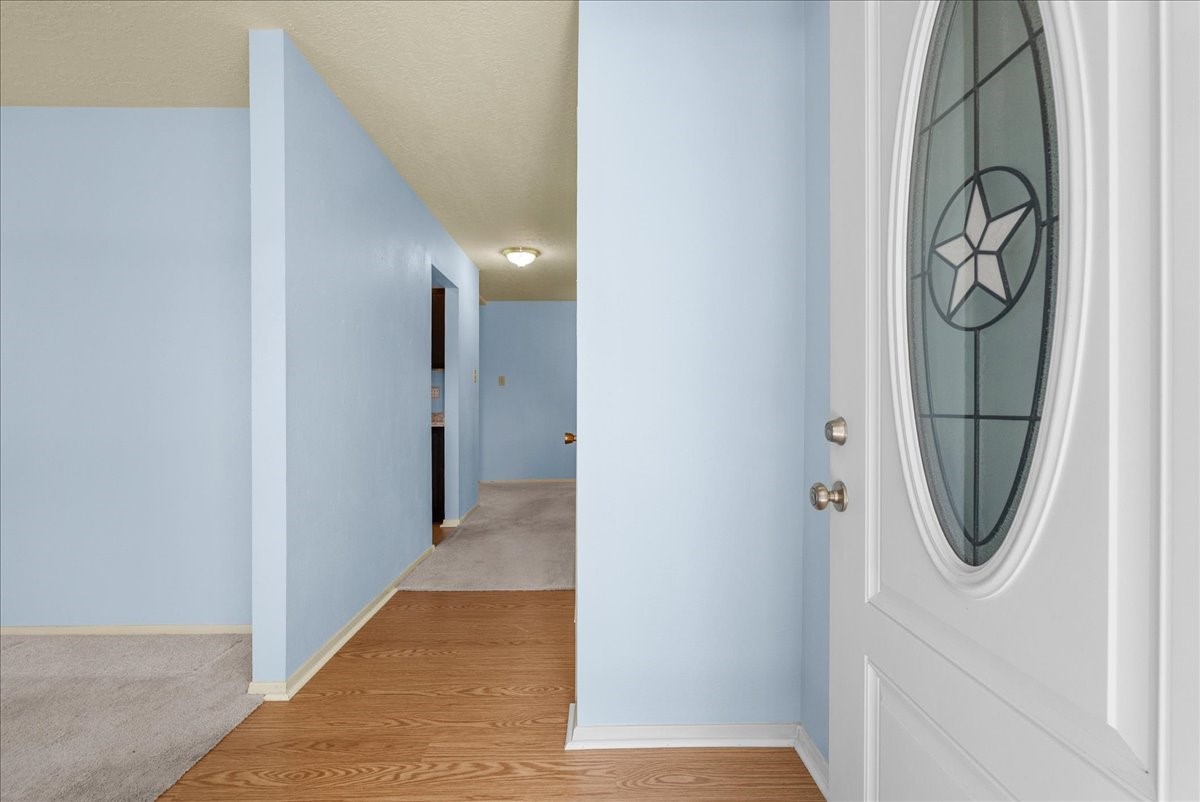 2790 Pinewood Drive Property Photo 4