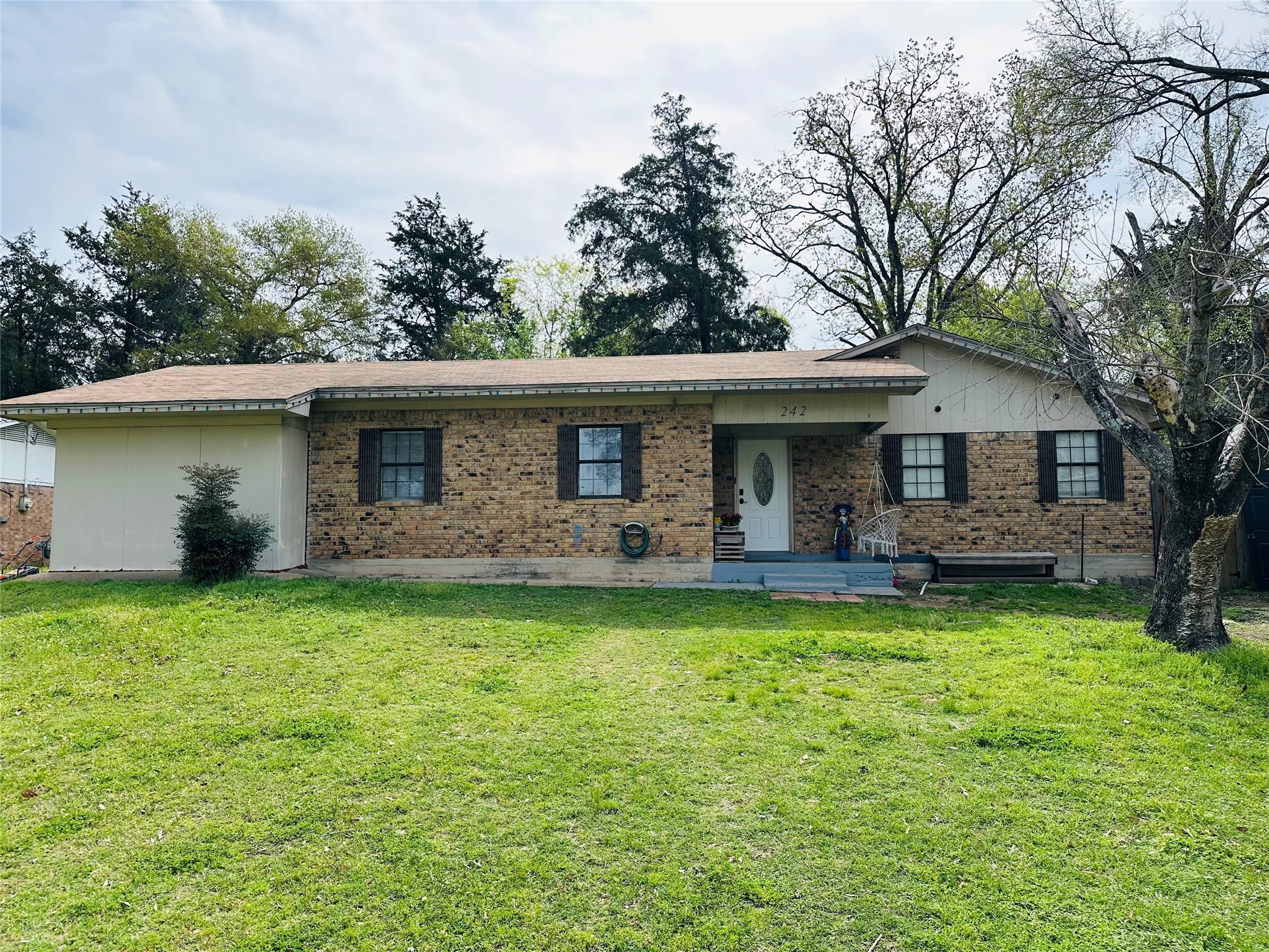 242 Reeder Street Property Photo