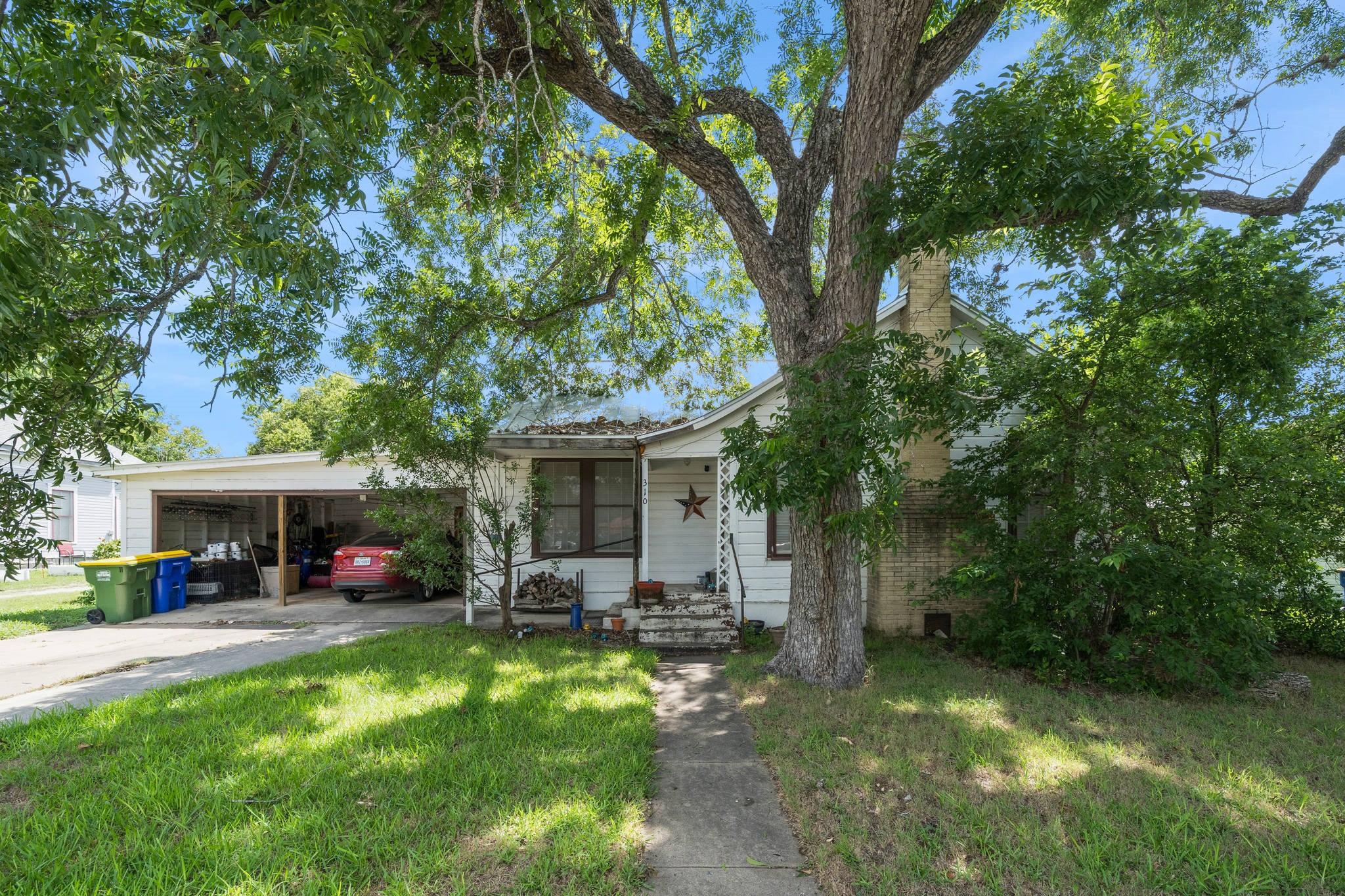 310 Darst Street Property Photo 1