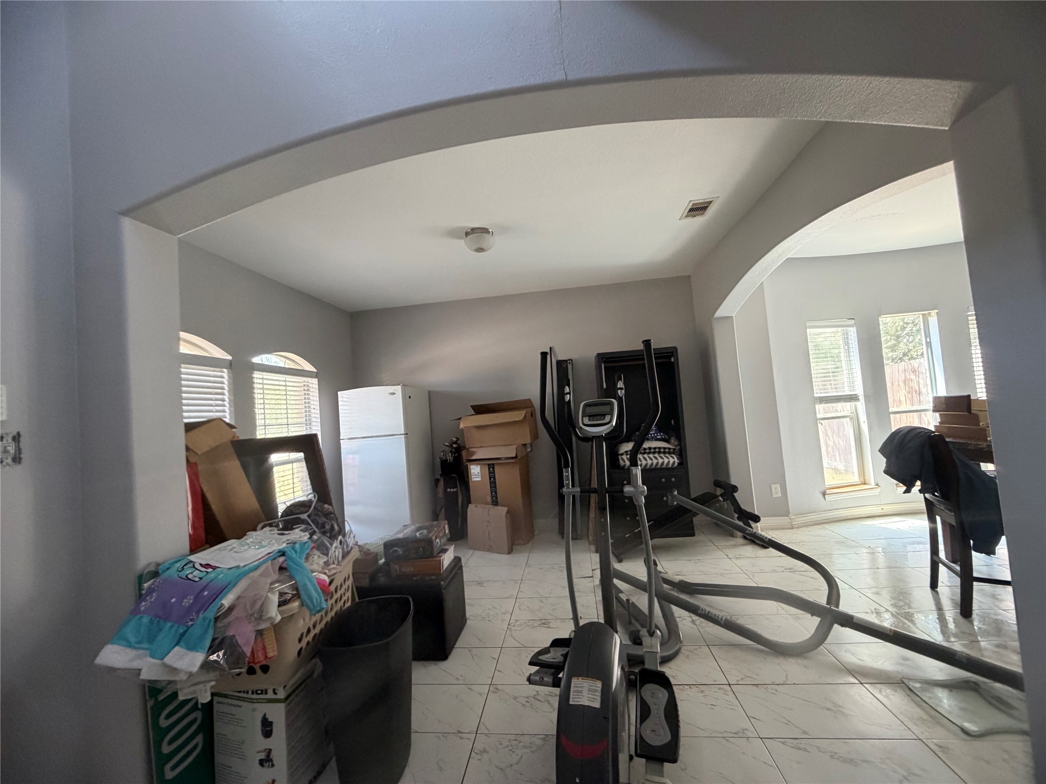 9907 Lynnwood Drive Property Photo 5