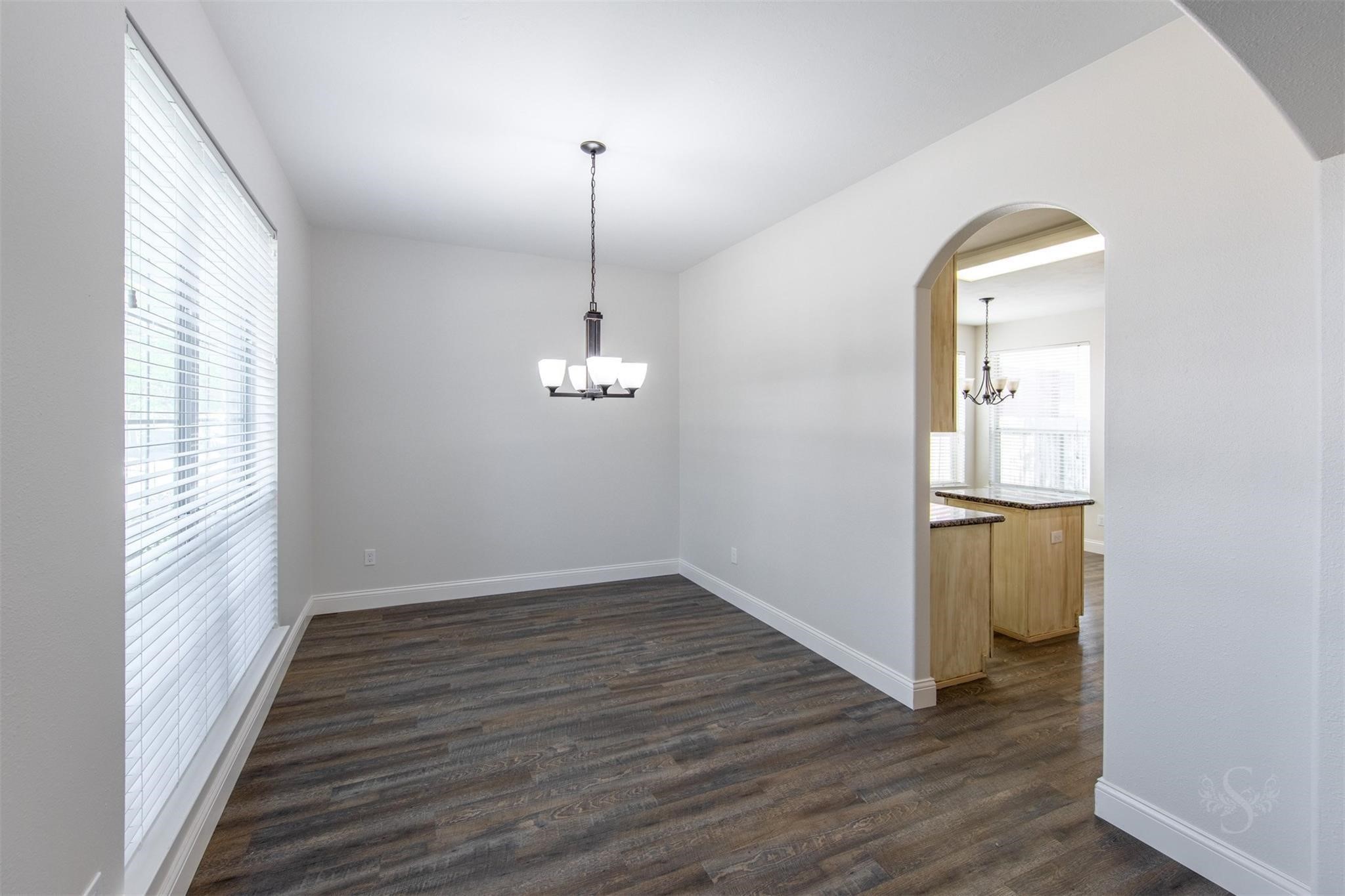 2911 Ledgeside Court Property Photo 4