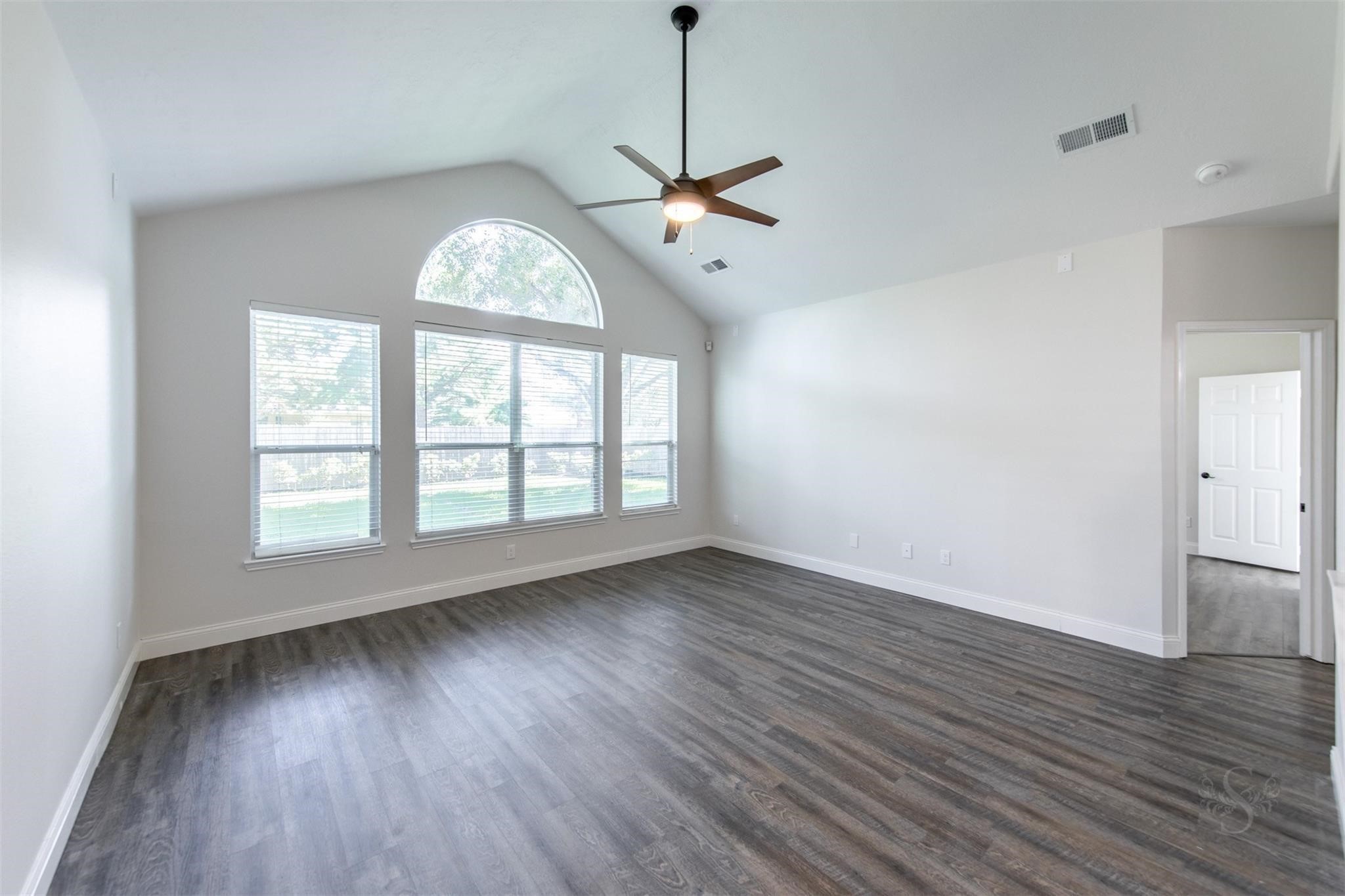 2911 Ledgeside Court Property Photo 11