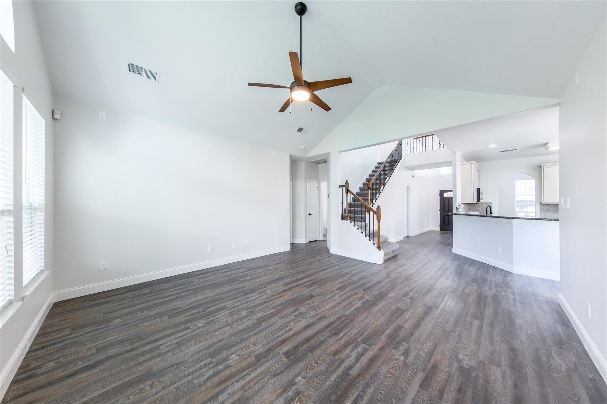 2911 Ledgeside Court Property Photo 12