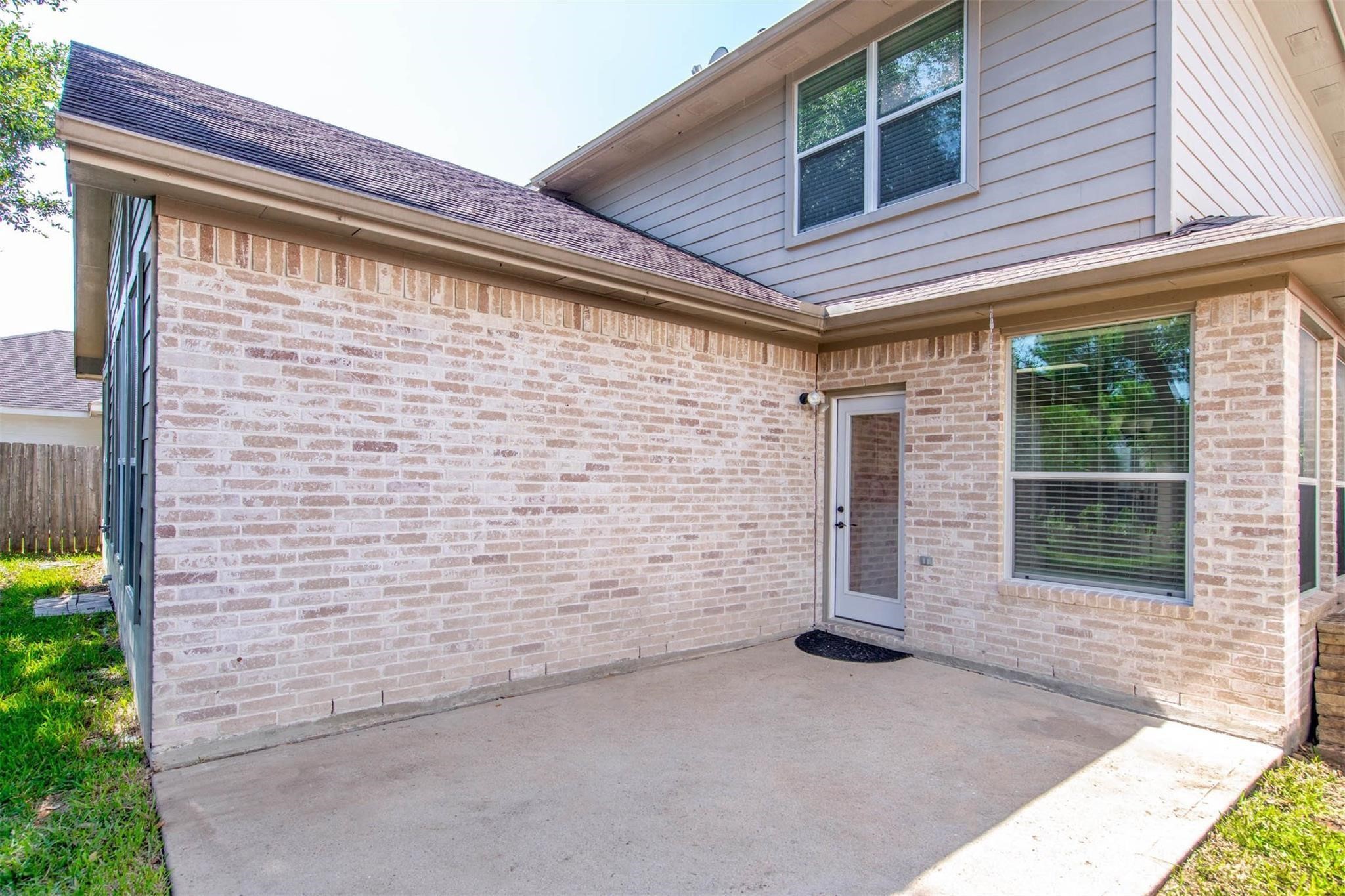 2911 Ledgeside Court Property Photo 23