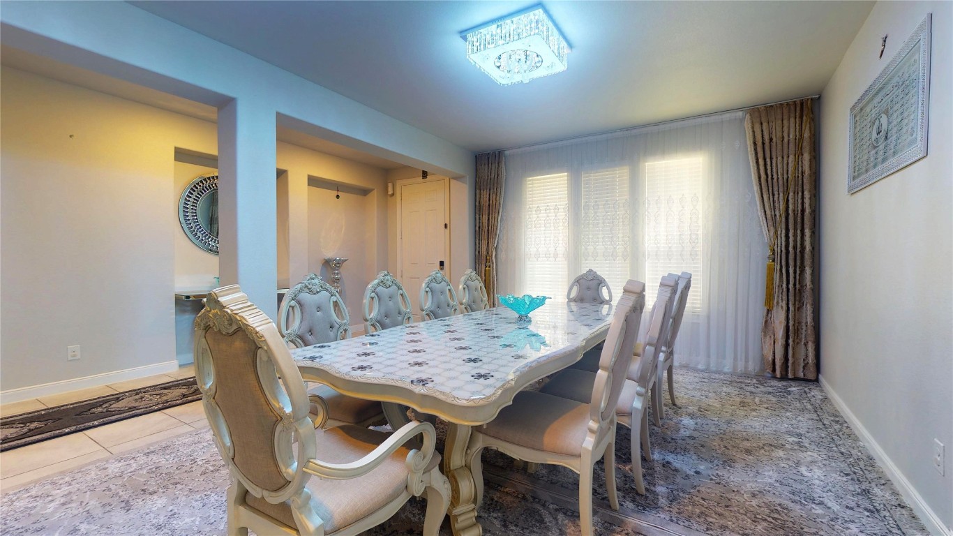 2543 Shelly Lang Court Property Photo 6