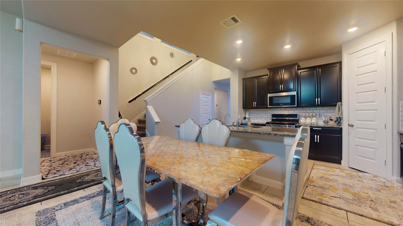 2543 Shelly Lang Court Property Photo 8