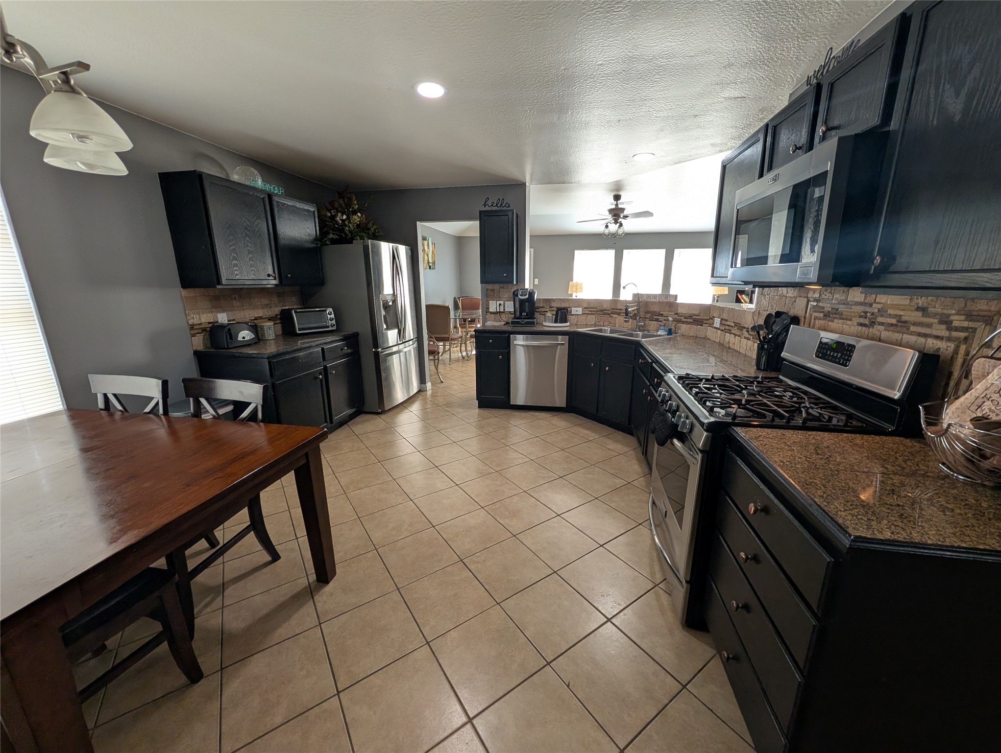 714 N Vista Drive Property Photo 6