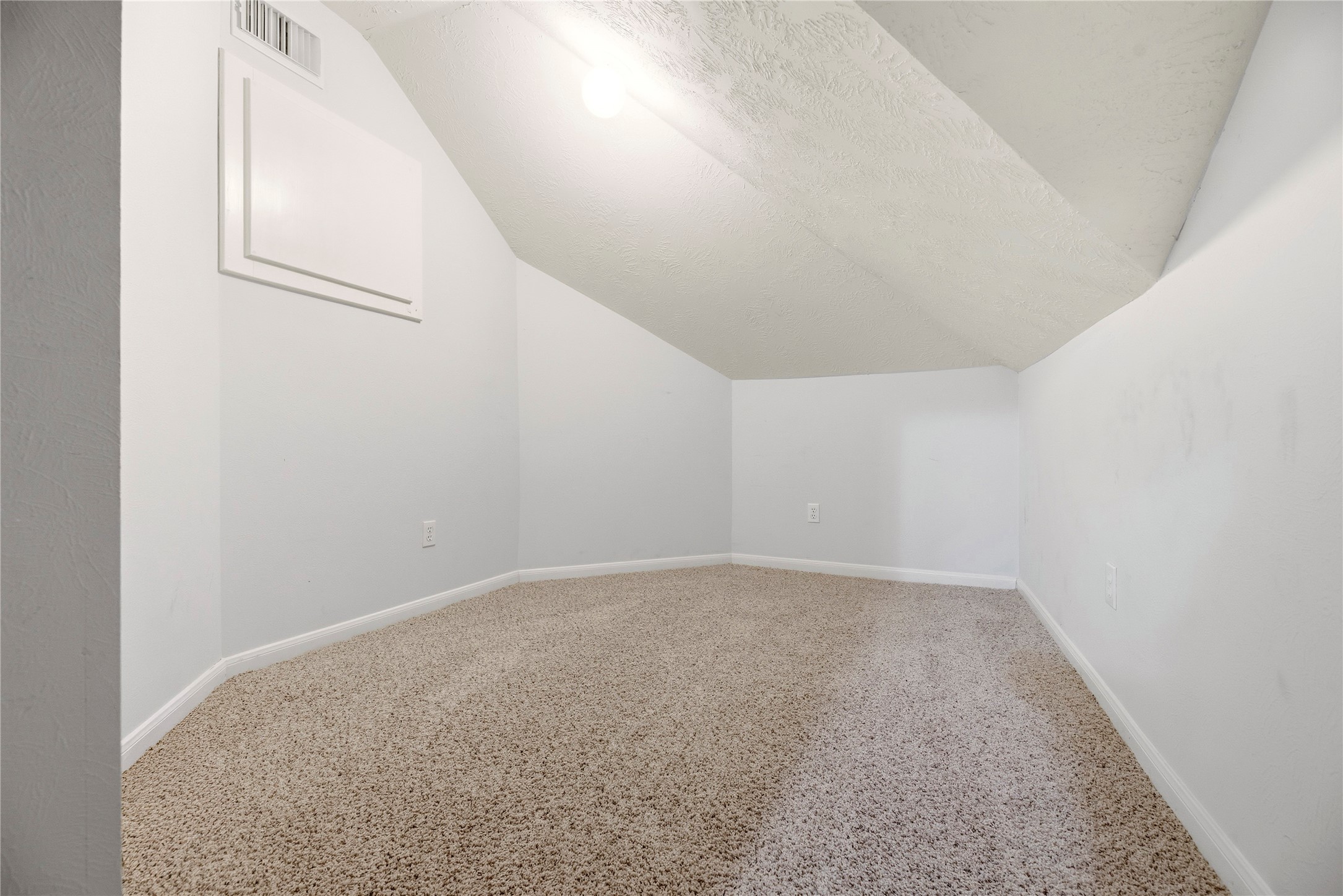 8907 W Rayford Road Property Photo 26