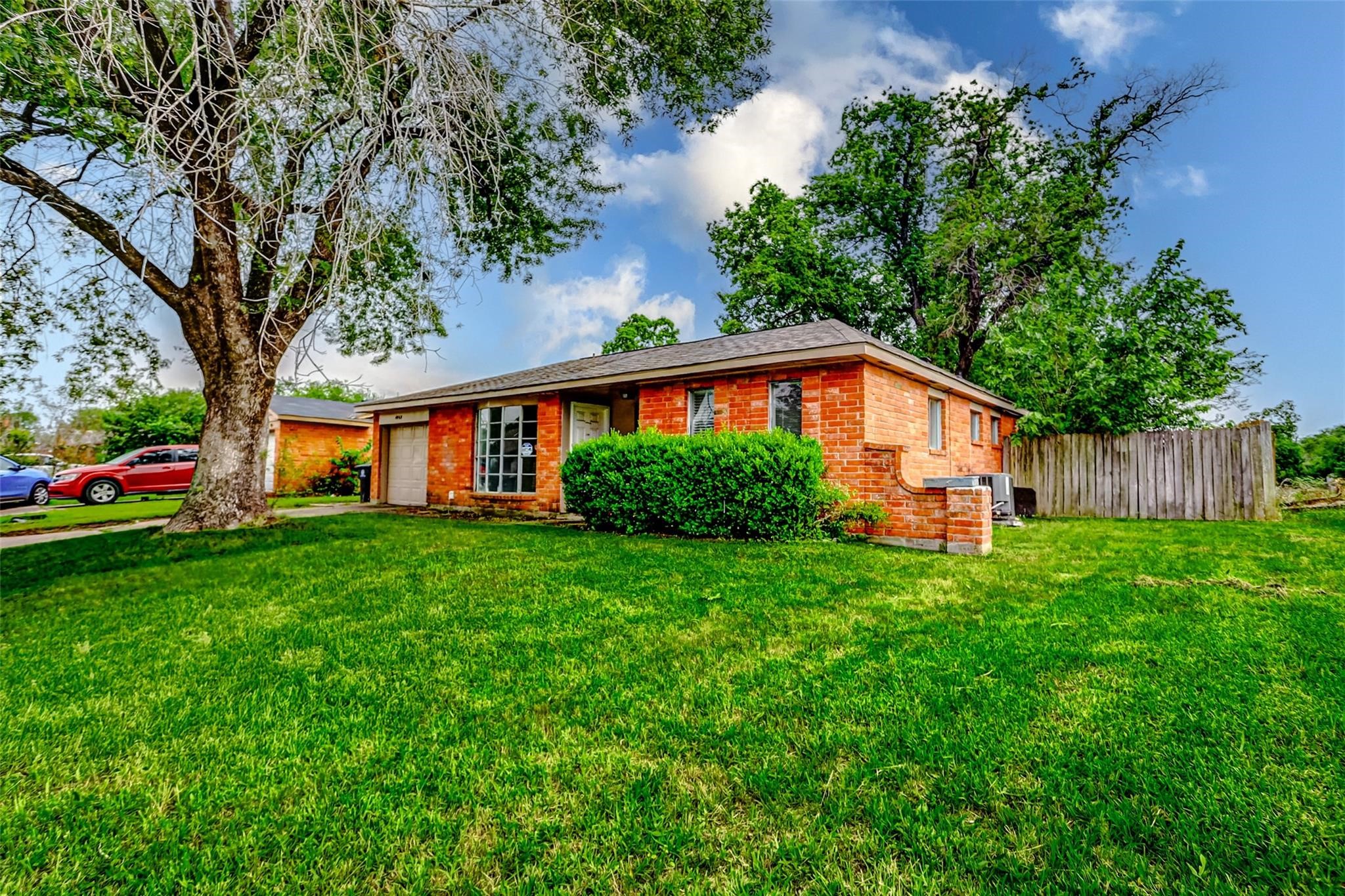4969 E Ridge Creek Drive Property Photo 2