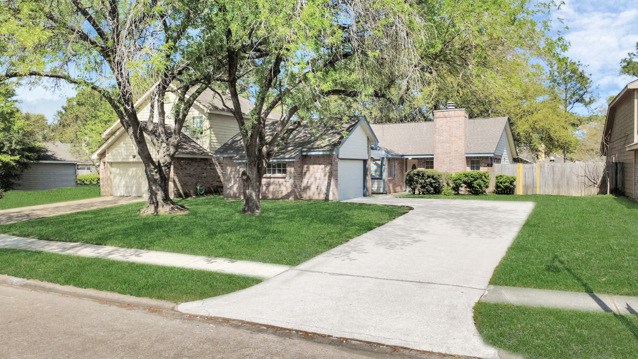 8510 Pine Falls Drive Property Photo 3