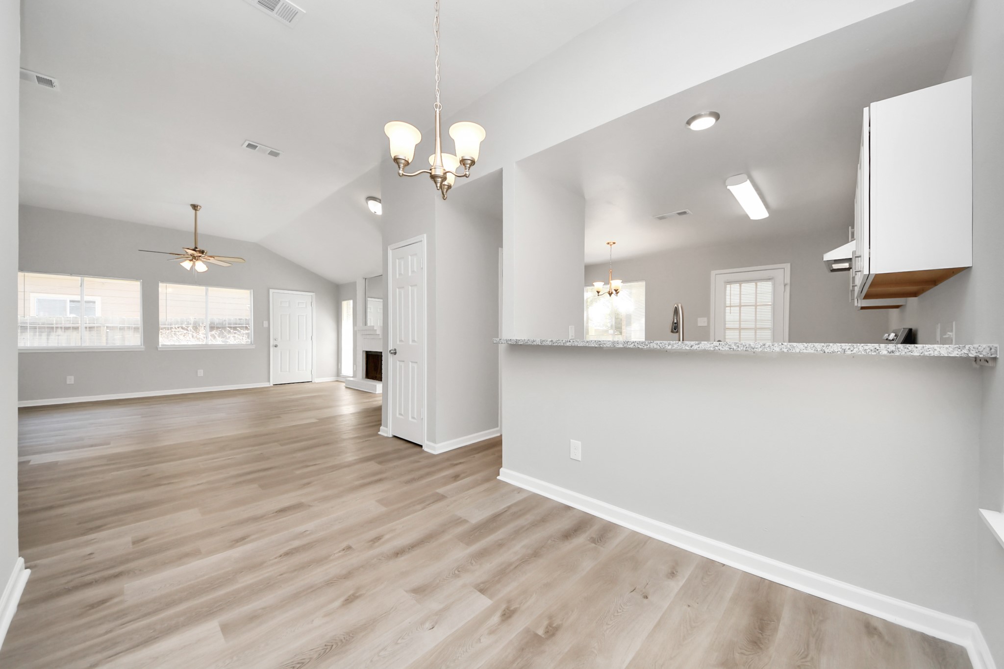 8510 Pine Falls Drive Property Photo 10