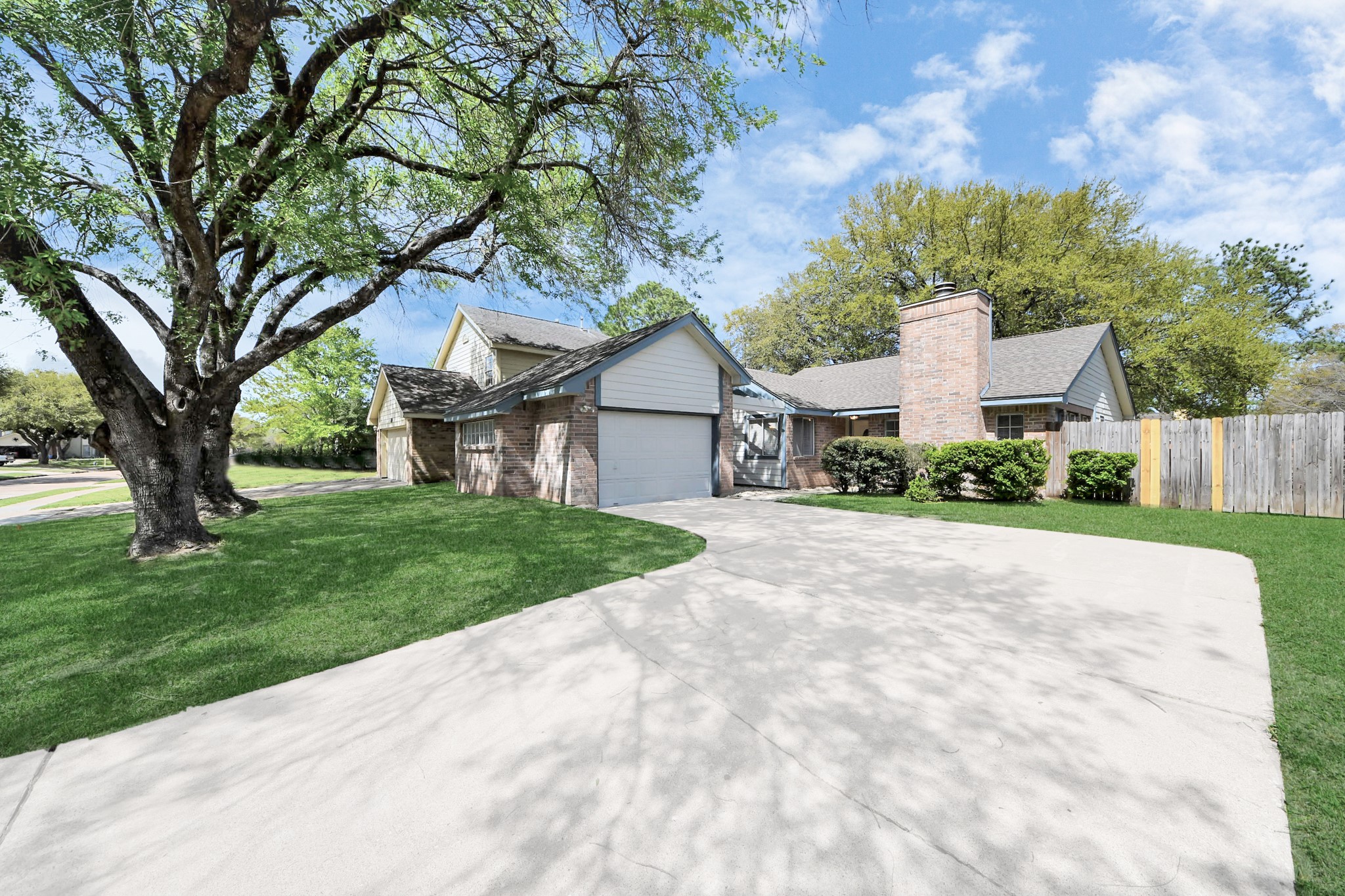 8510 Pine Falls Drive Property Photo 34