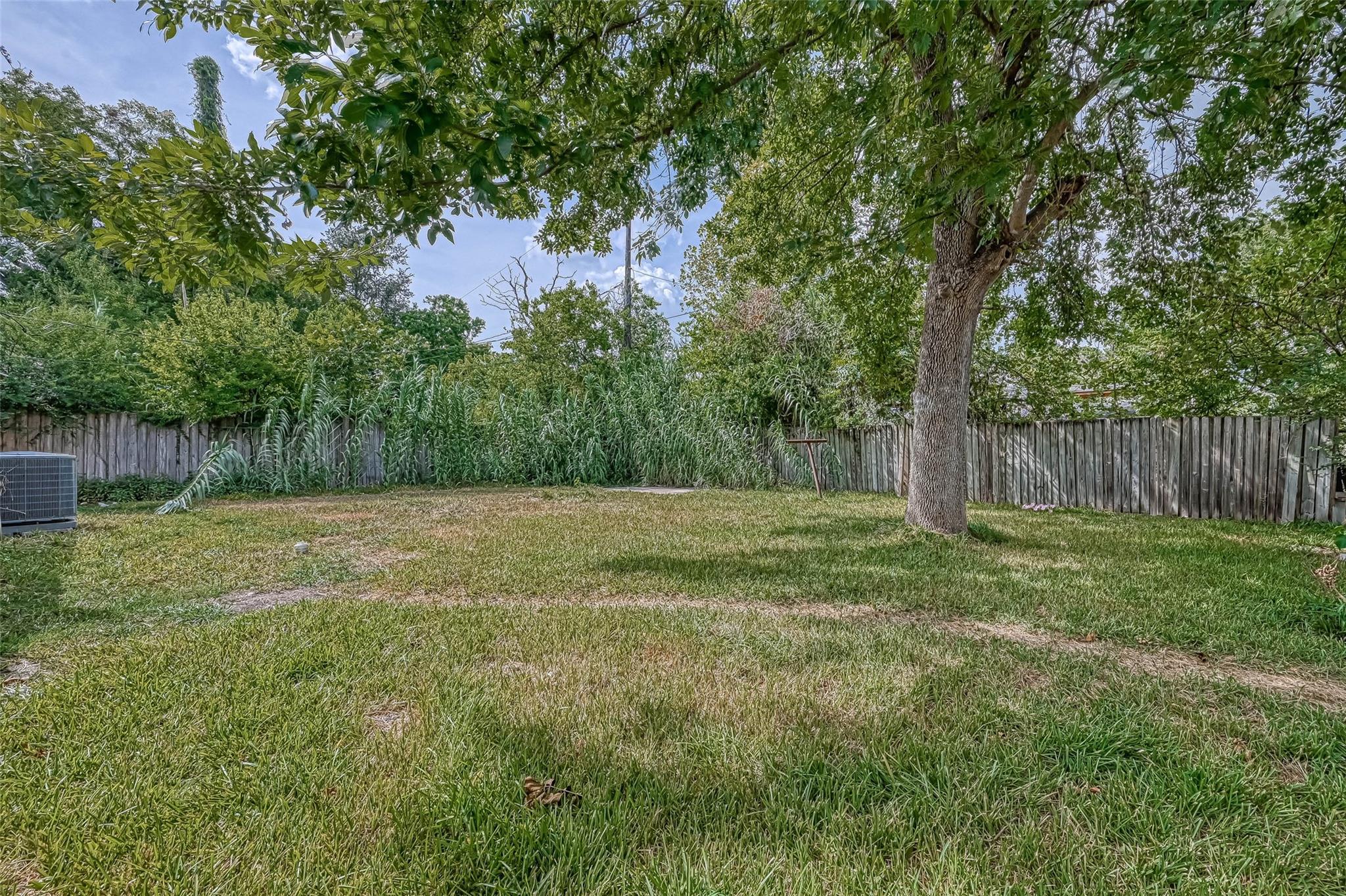 5431 Willow Glen Drive, Houston Tx 77033 Property Photo 19