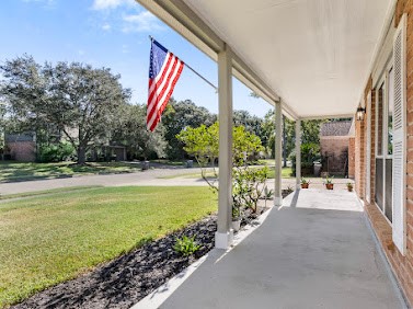 16606 Oxnard Lane Property Photo 3