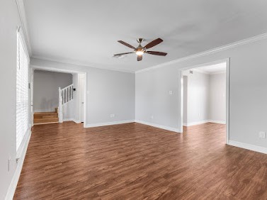 16606 Oxnard Lane Property Photo 6