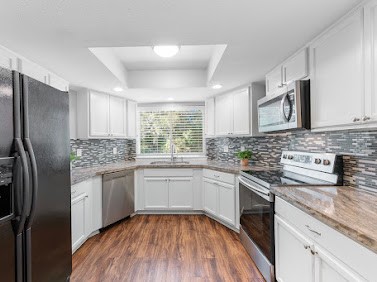 16606 Oxnard Lane Property Photo 11
