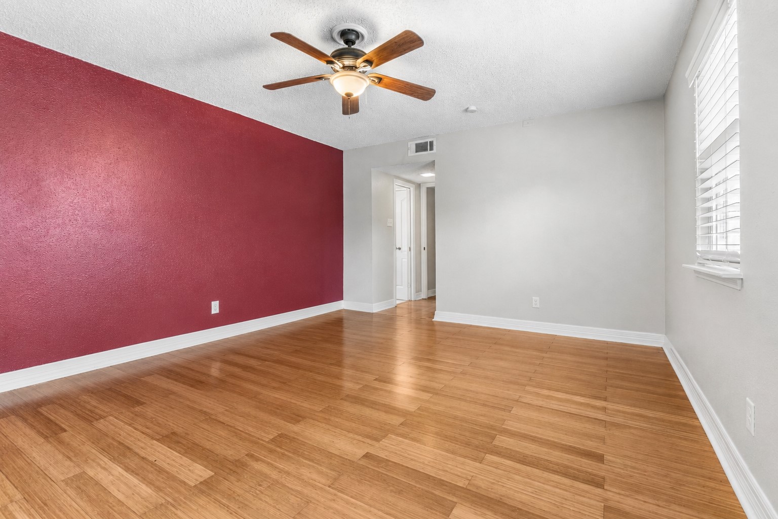 16606 Oxnard Lane Property Photo 14