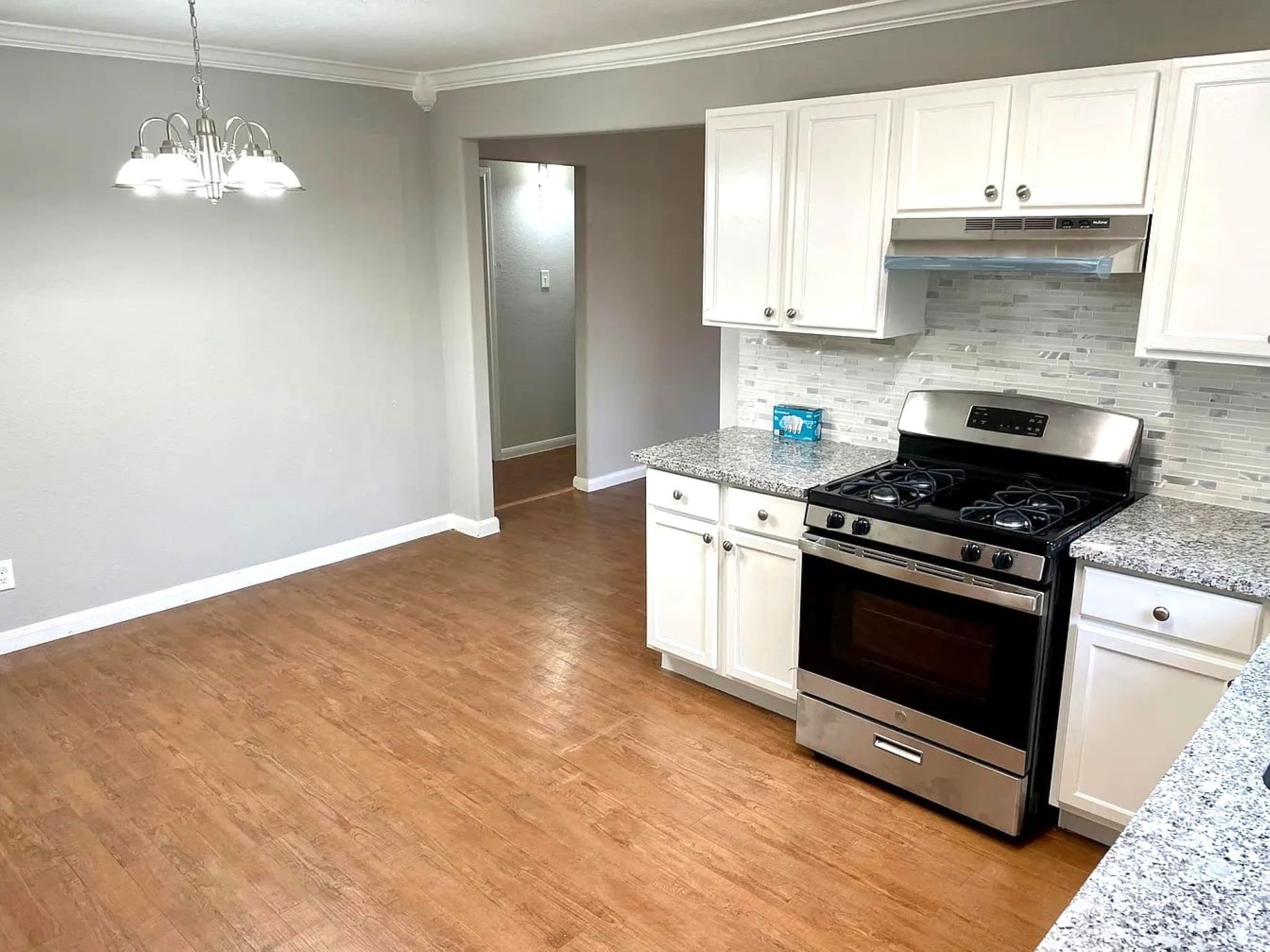 1403 Ash Street Property Photo 3
