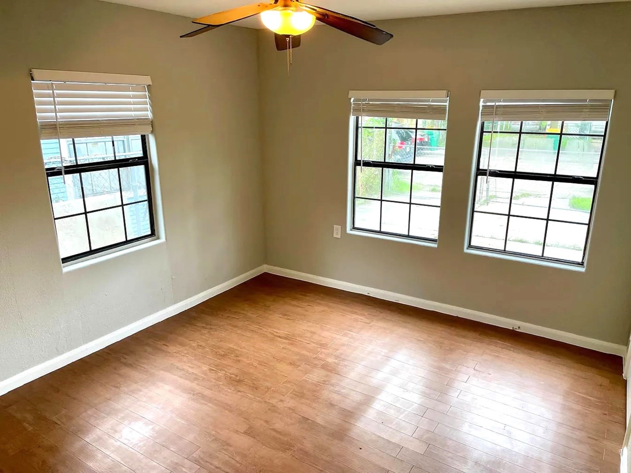 1403 Ash Street Property Photo 6