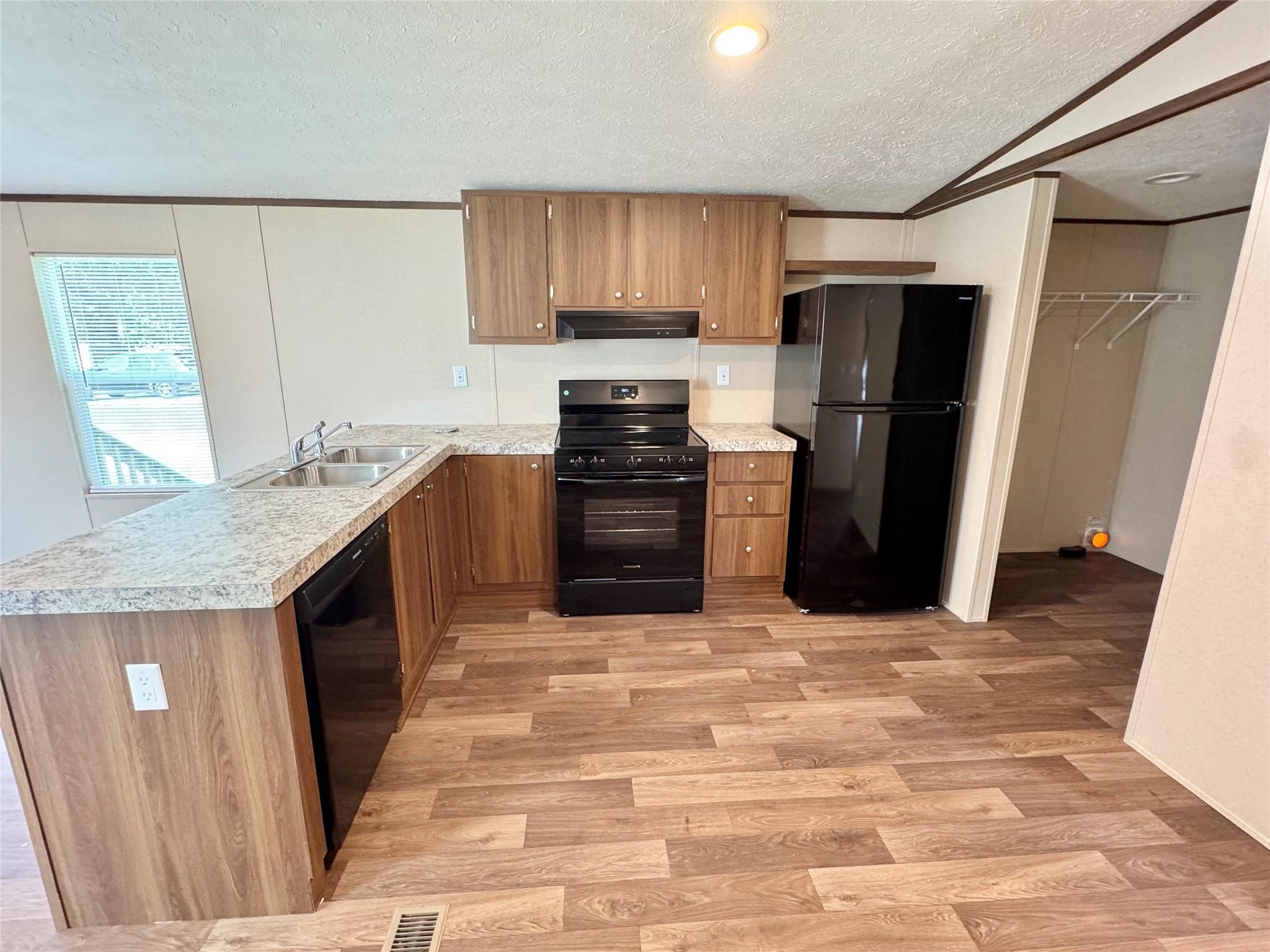 20452 Vick Dr Property Photo 5