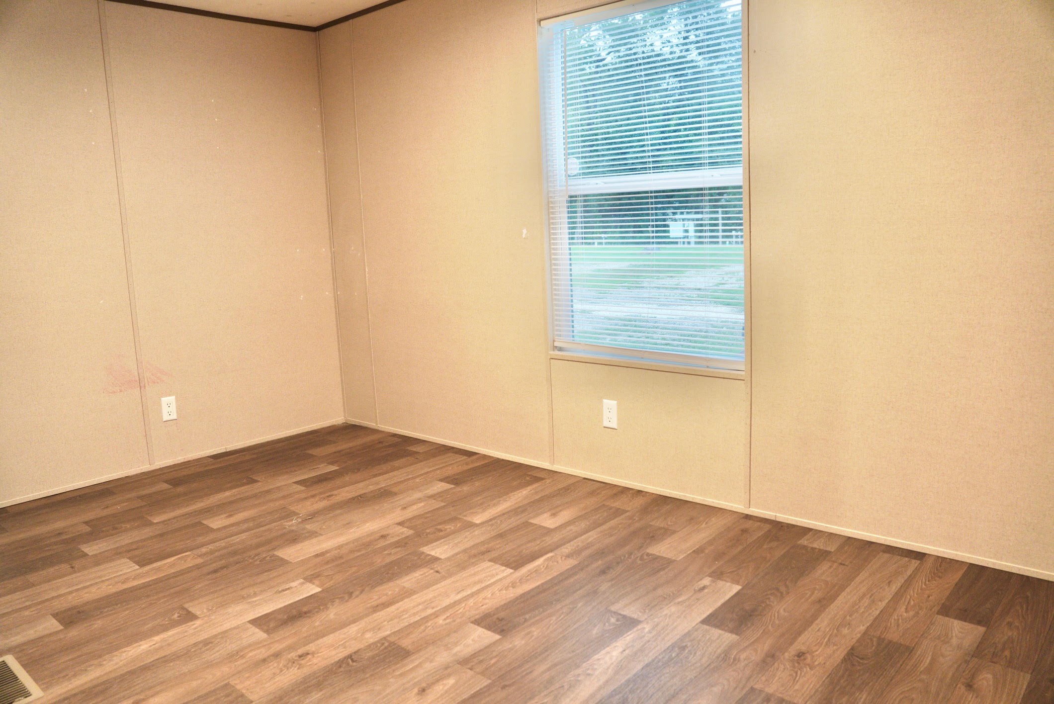 20452 Vick Dr Property Photo 9