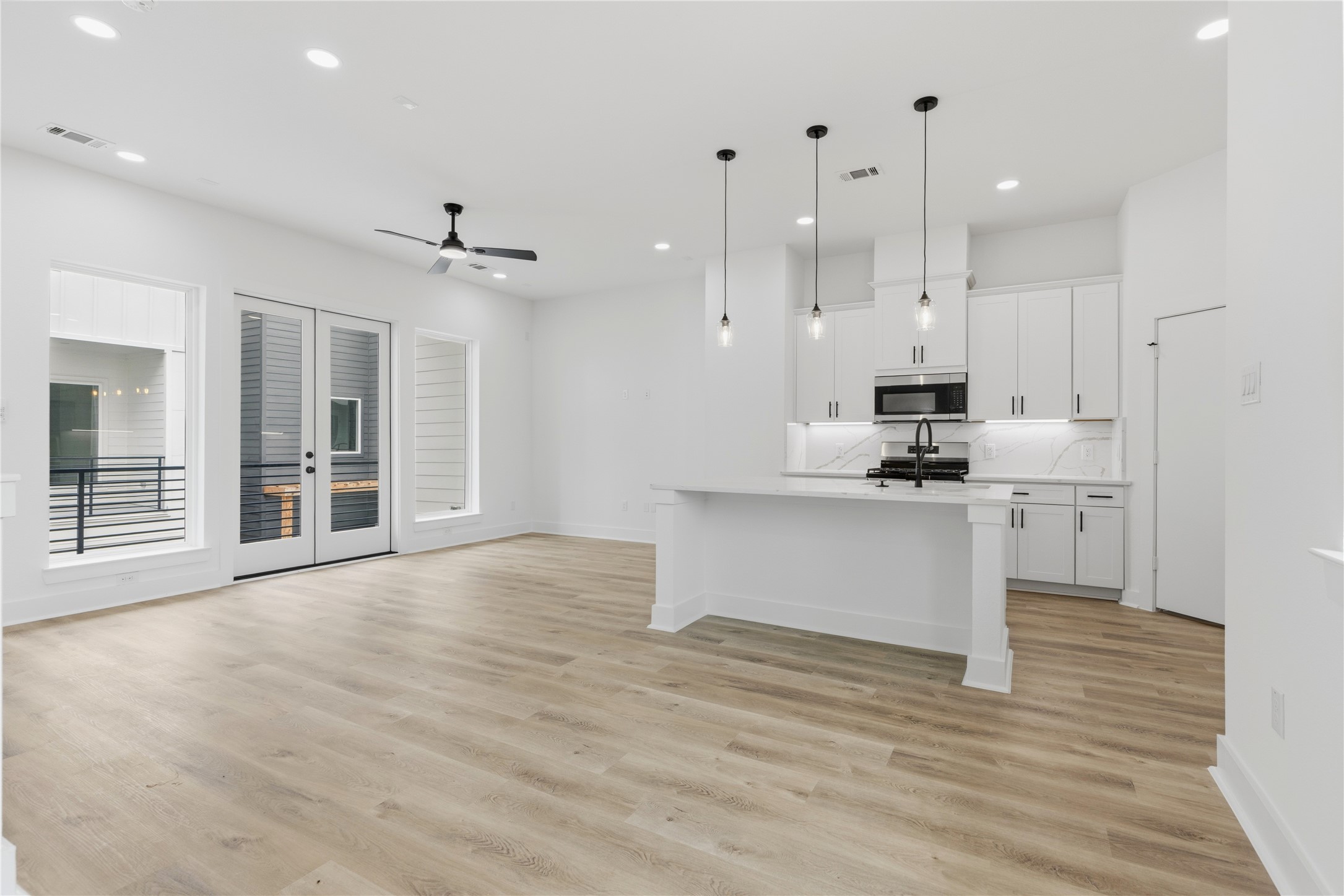 812 Elkhart Street B Property Photo 9